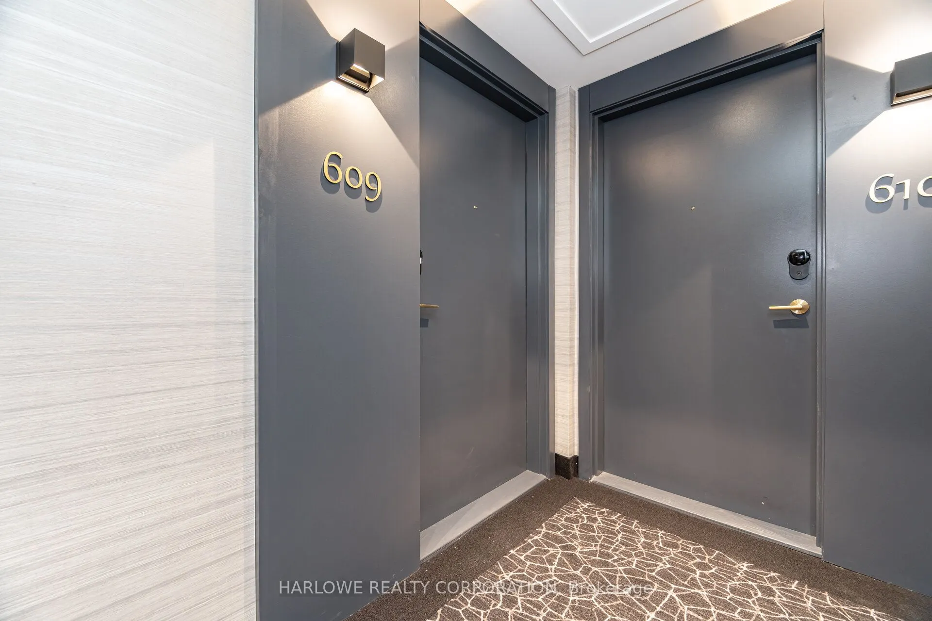 543 Richmond Street W, #609