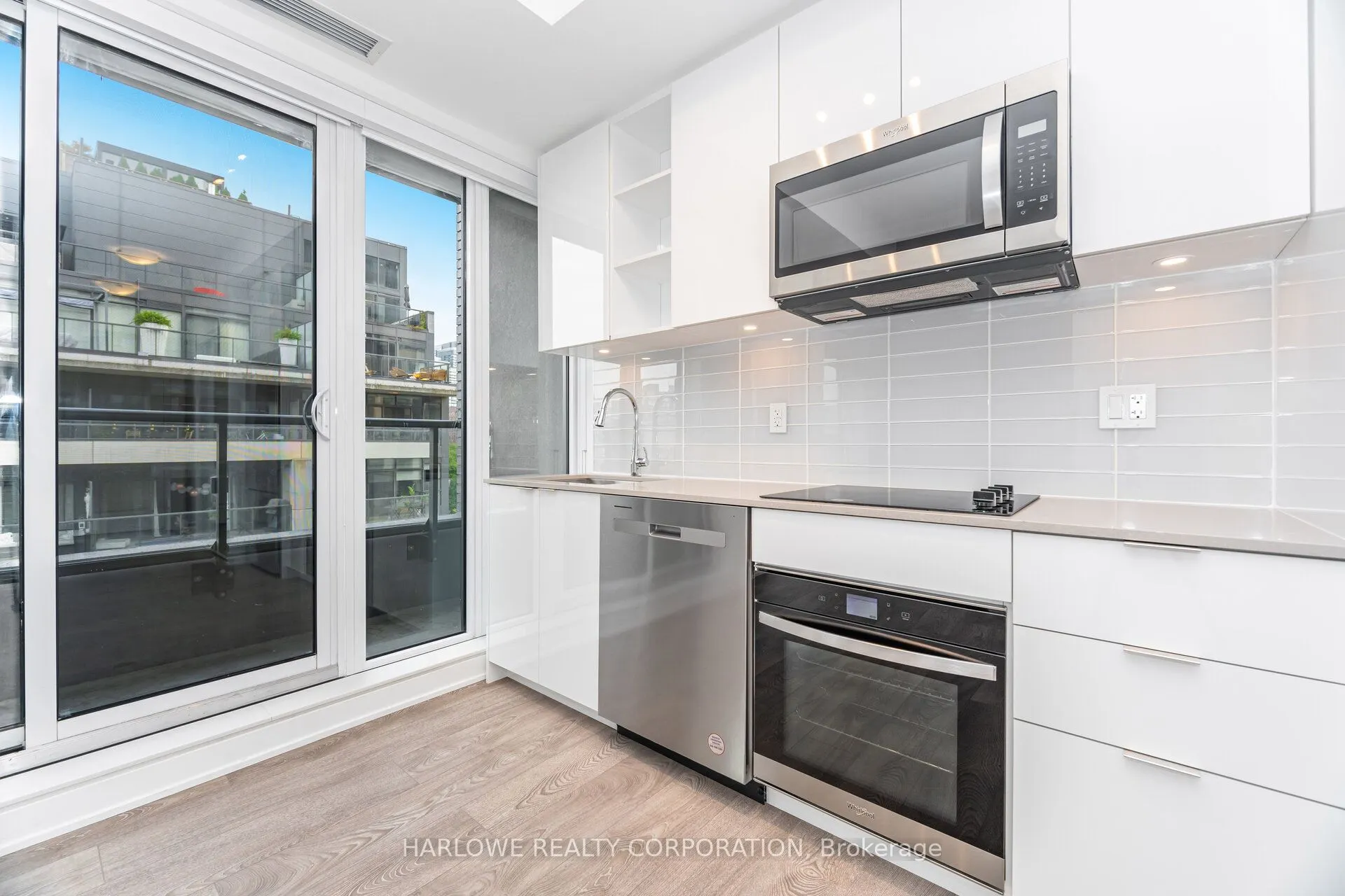 543 Richmond Street W, #609