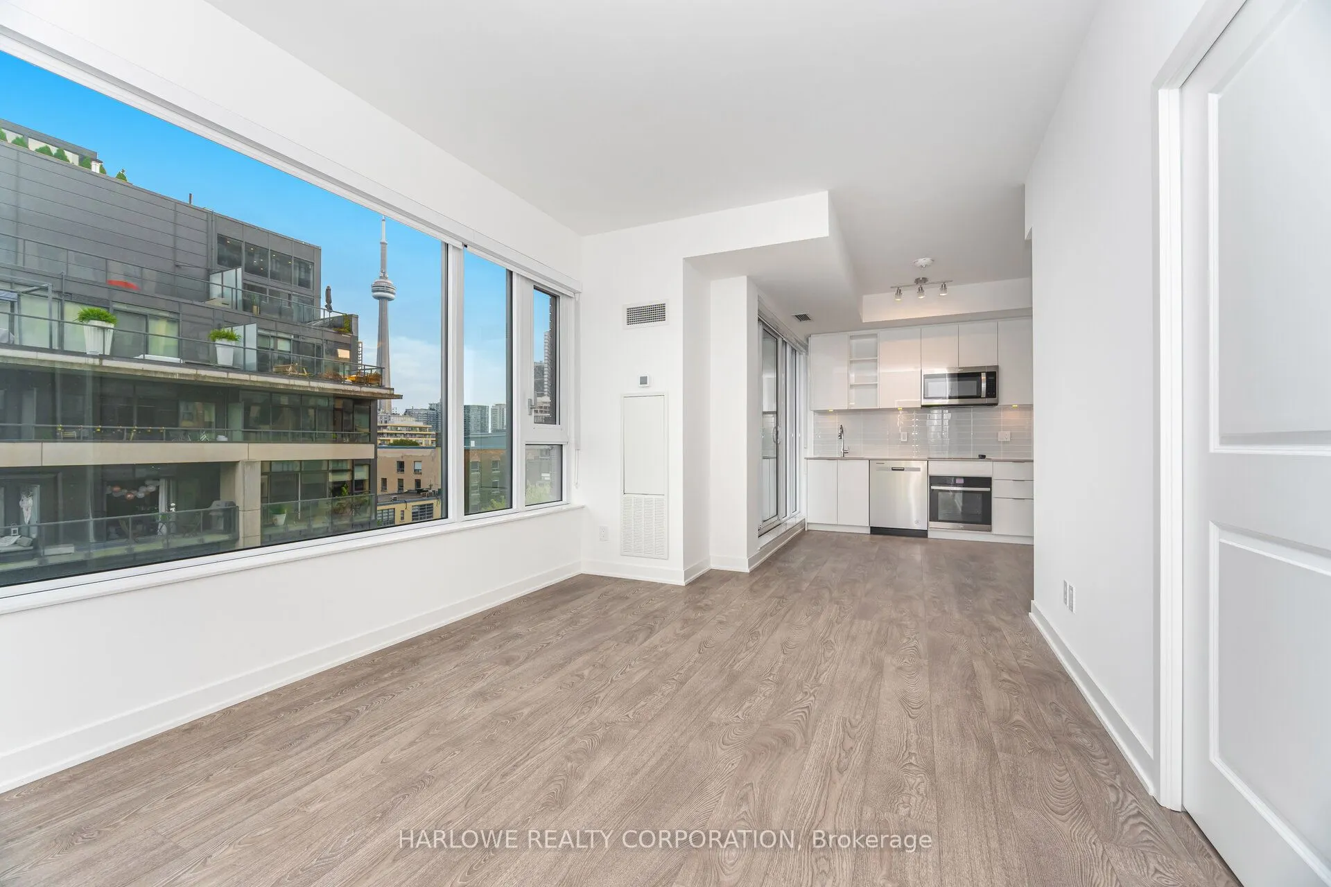 543 Richmond Street W, #609