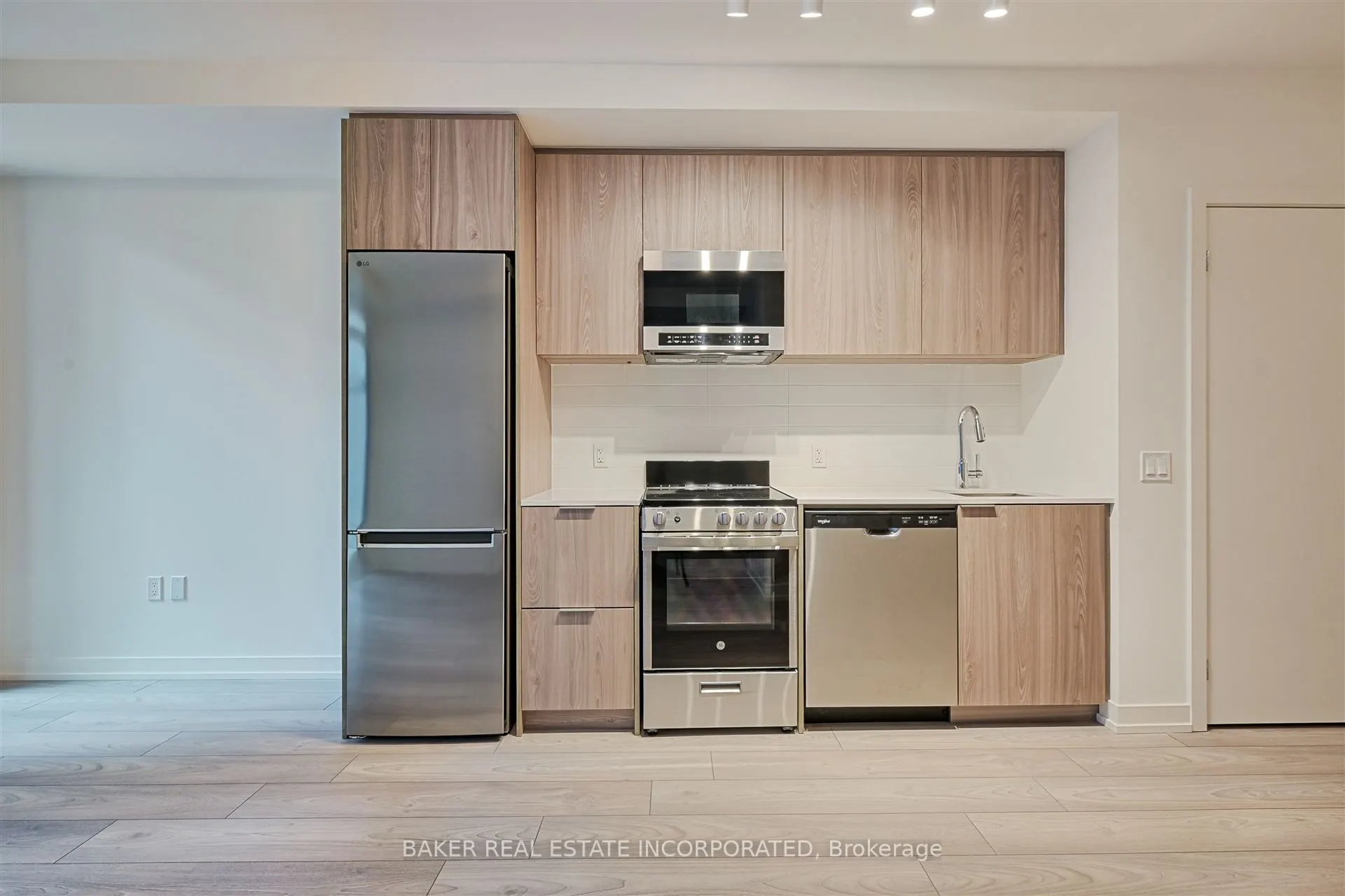 223 Redpath Avenue, #701