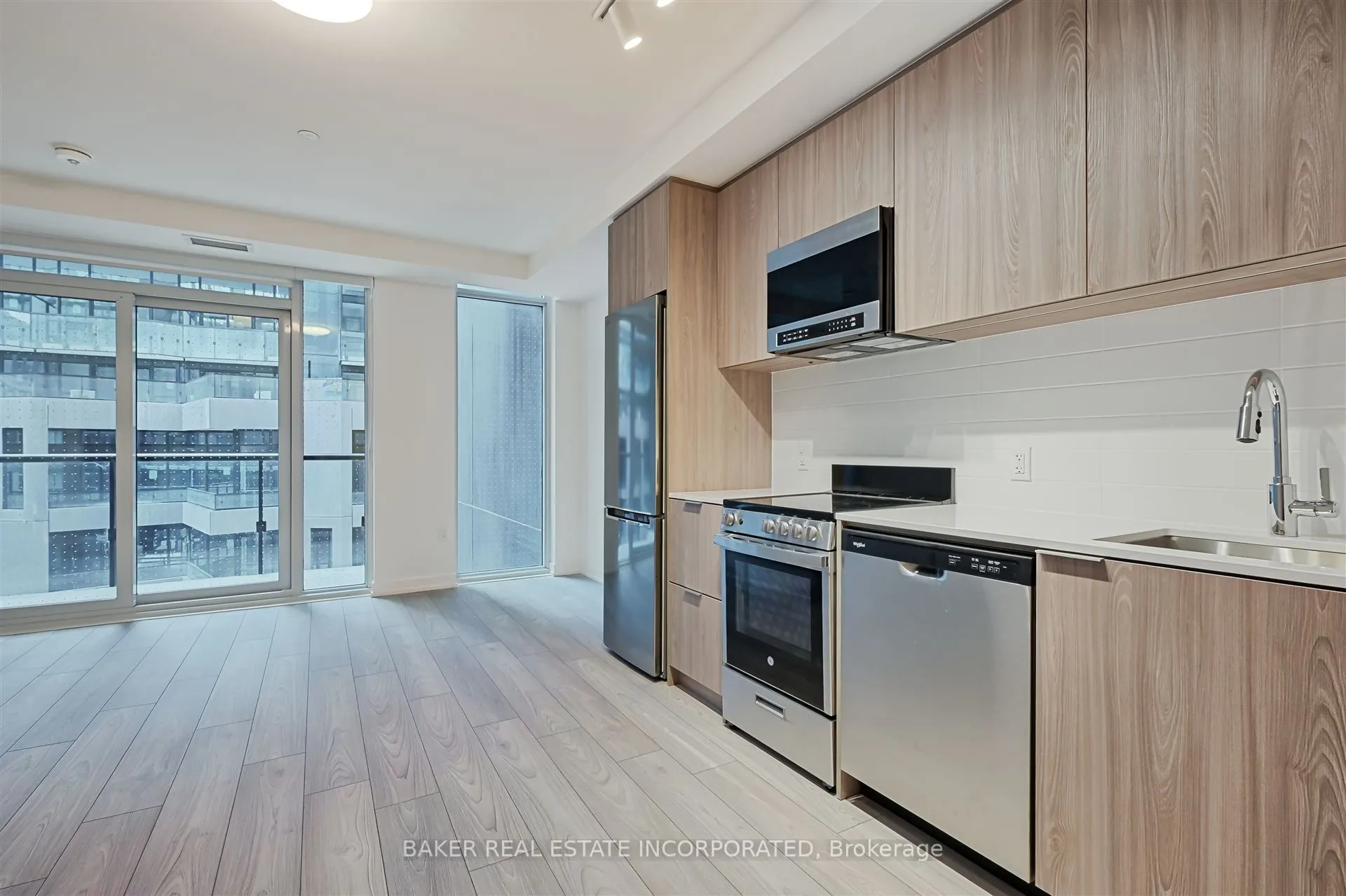 223 Redpath Avenue, #701