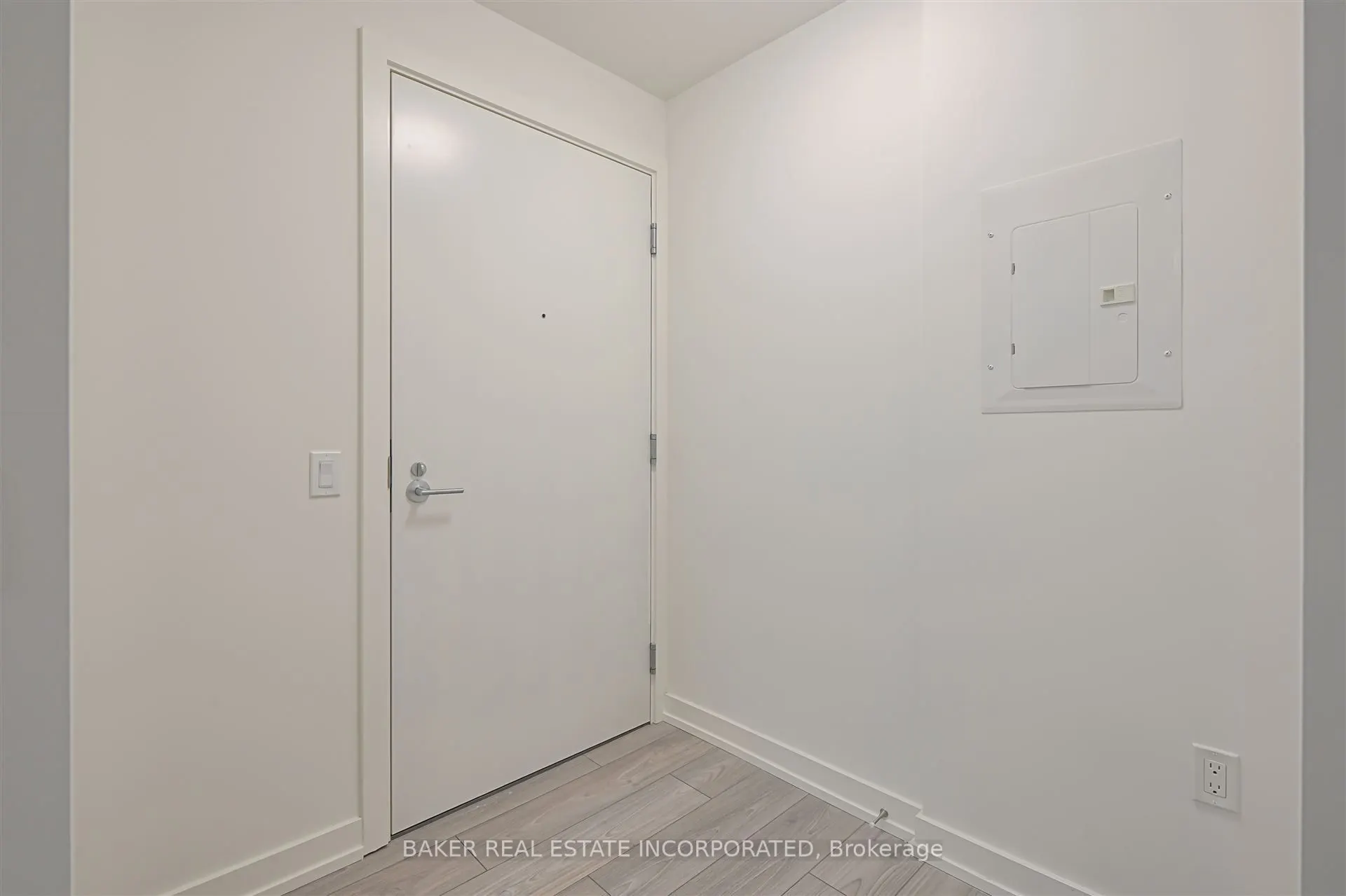 223 Redpath Avenue, #701