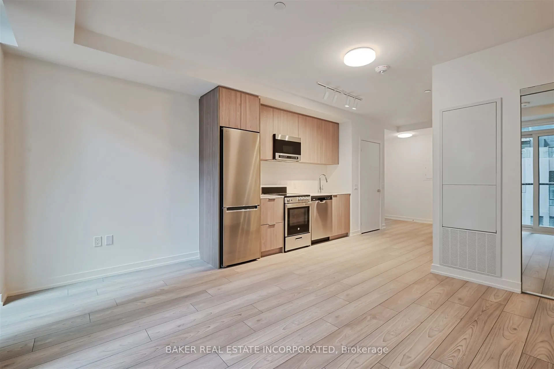 223 Redpath Avenue, #701