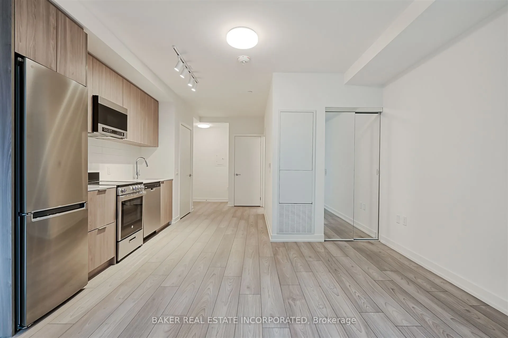 223 Redpath Avenue, #701