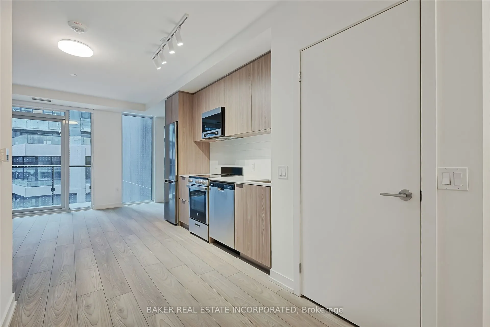 223 Redpath Avenue, #701