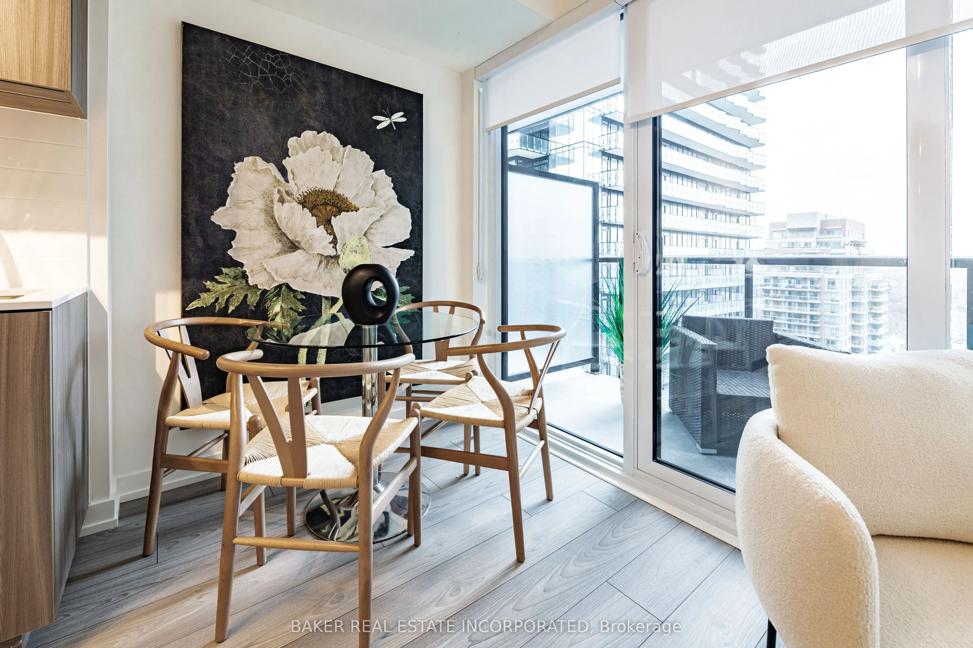 223 Redpath Avenue, #607