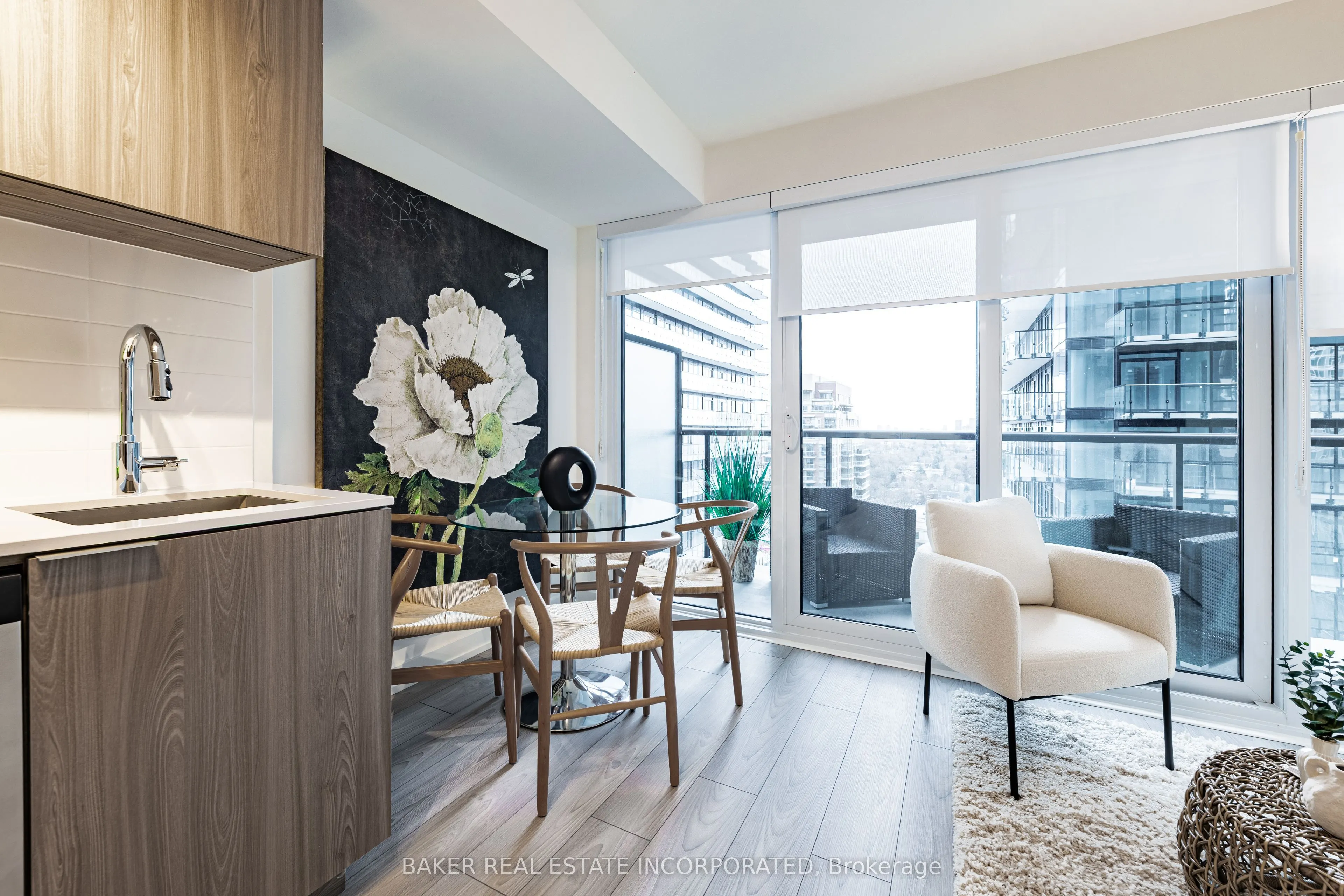223 Redpath Avenue, #607
