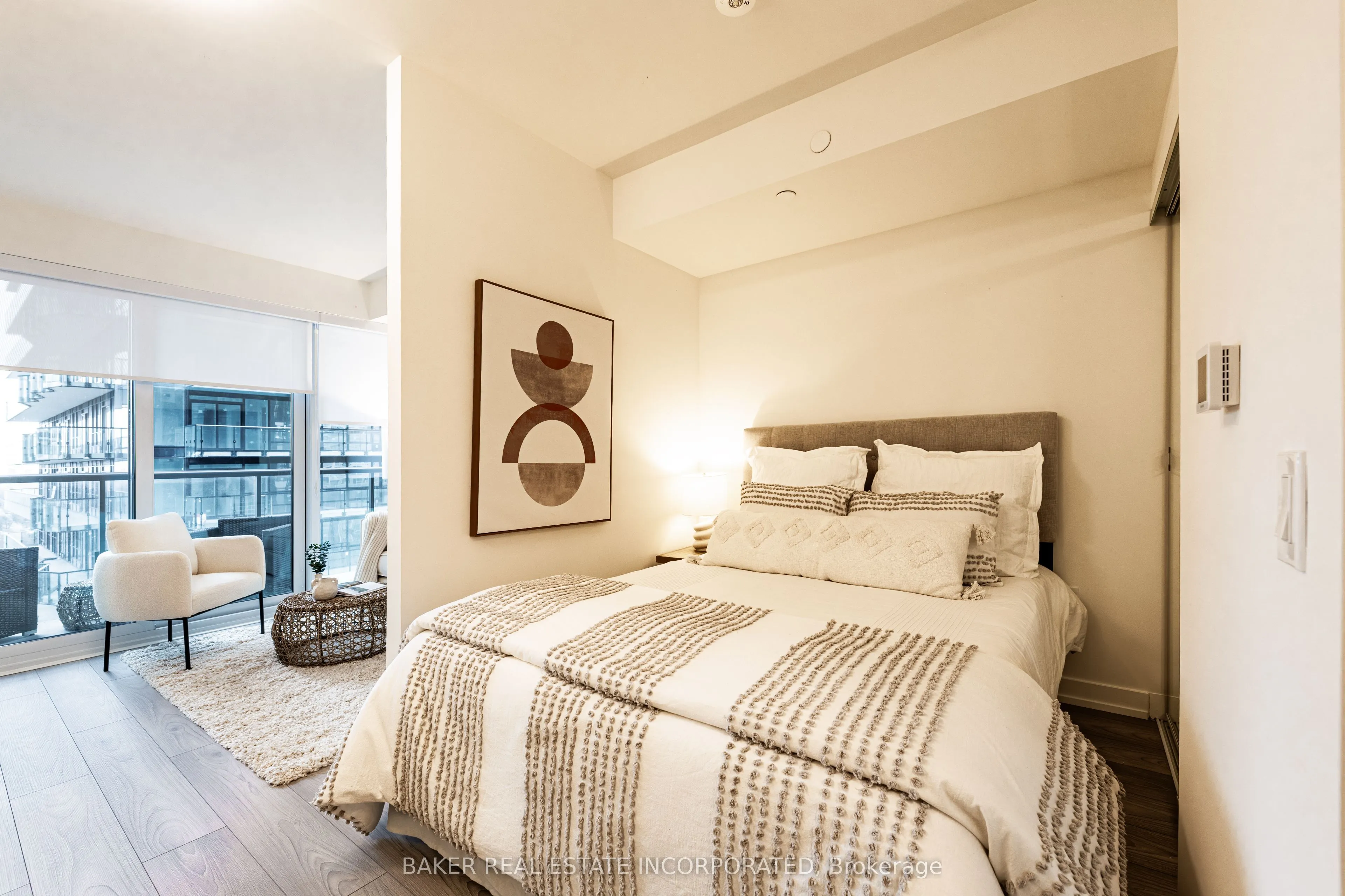 223 Redpath Avenue, #607