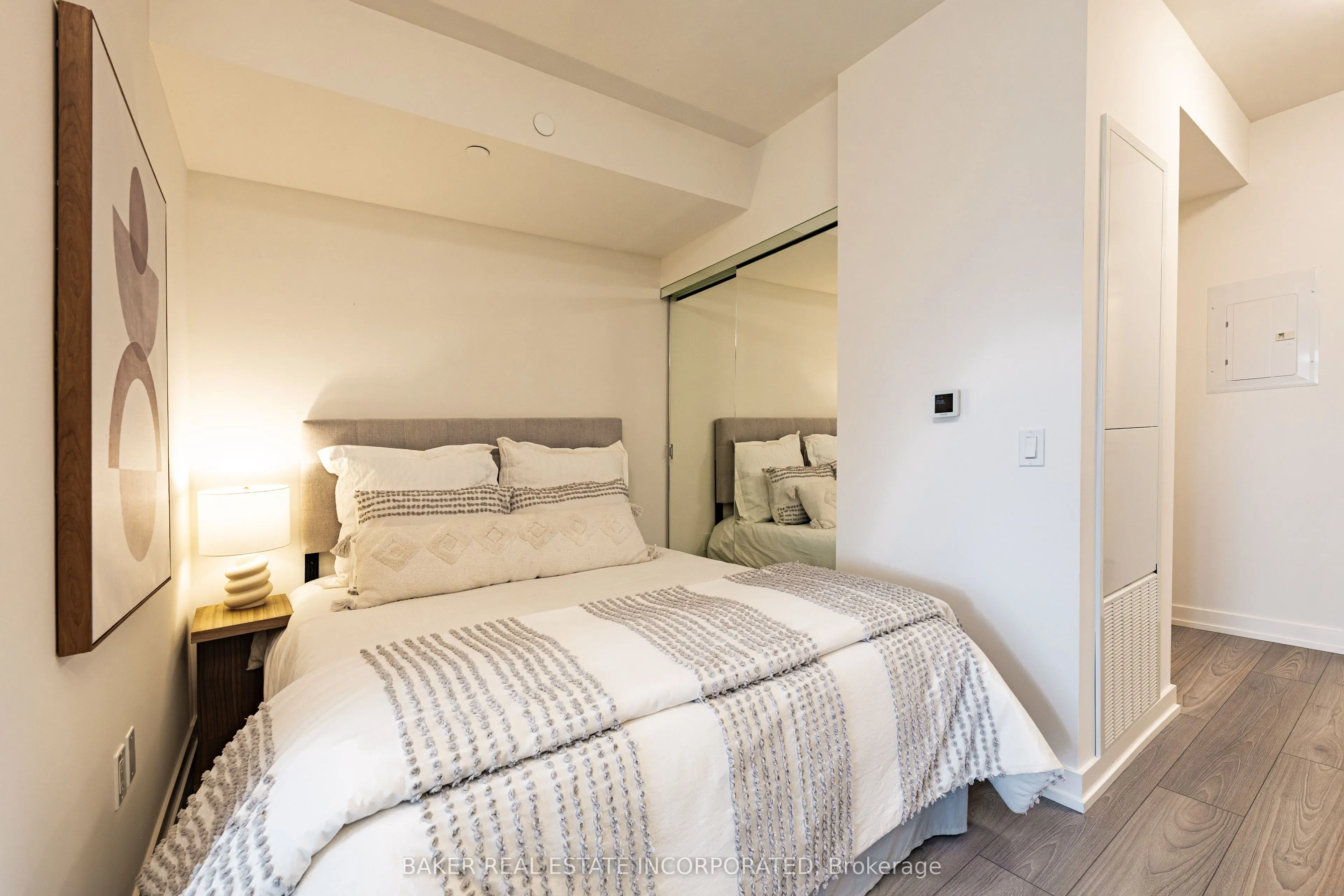 223 Redpath Avenue, #607