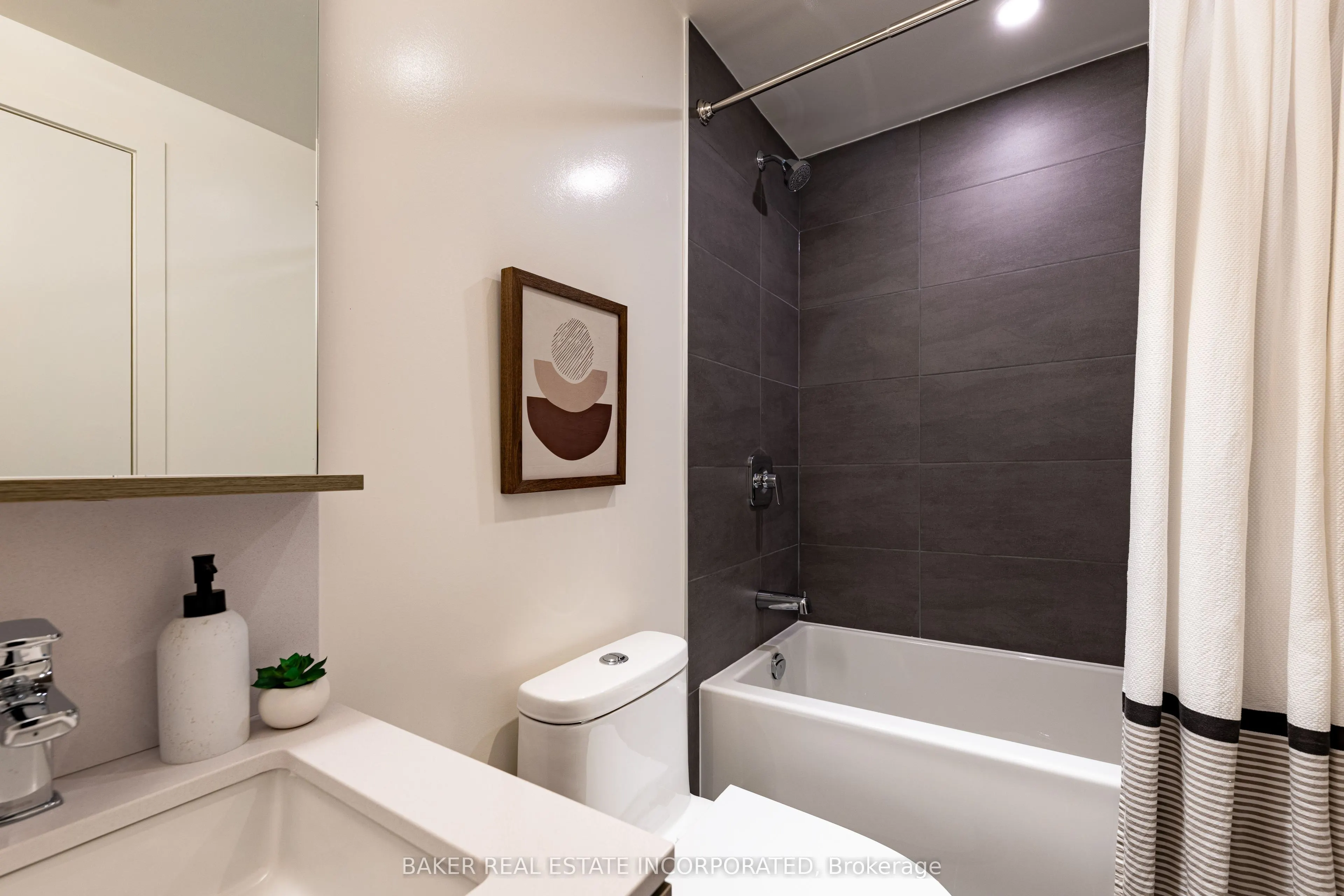 223 Redpath Avenue, #607