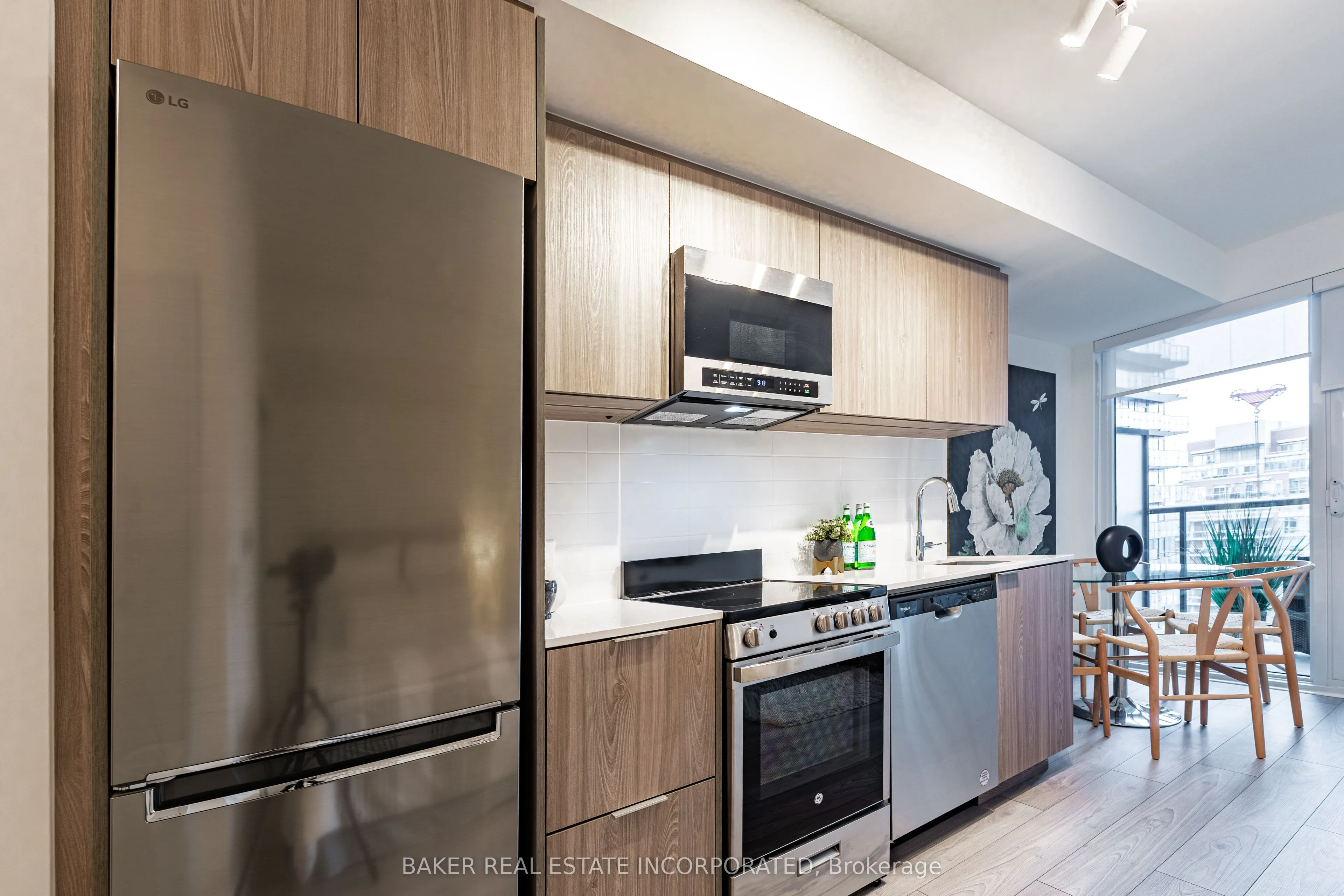 223 Redpath Avenue, #607