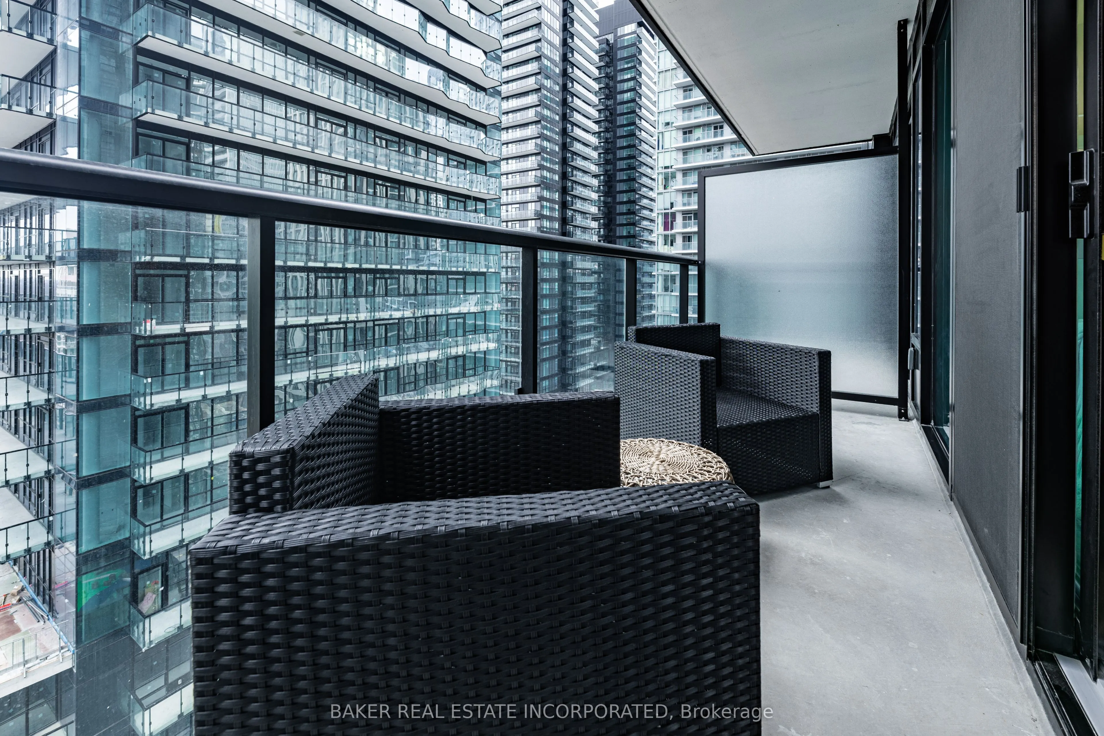 223 Redpath Avenue, #607