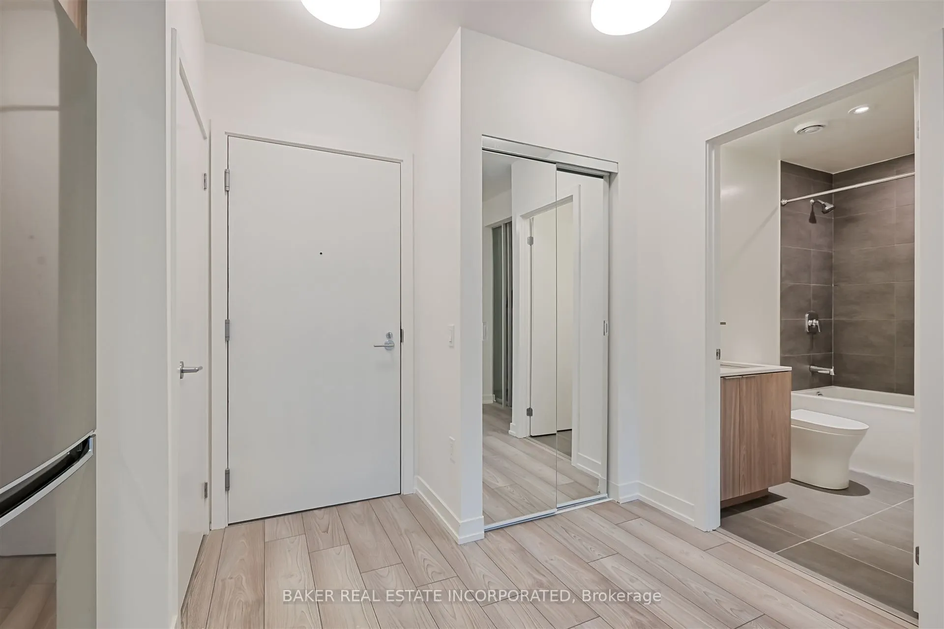 223 Redpath Avenue, #605