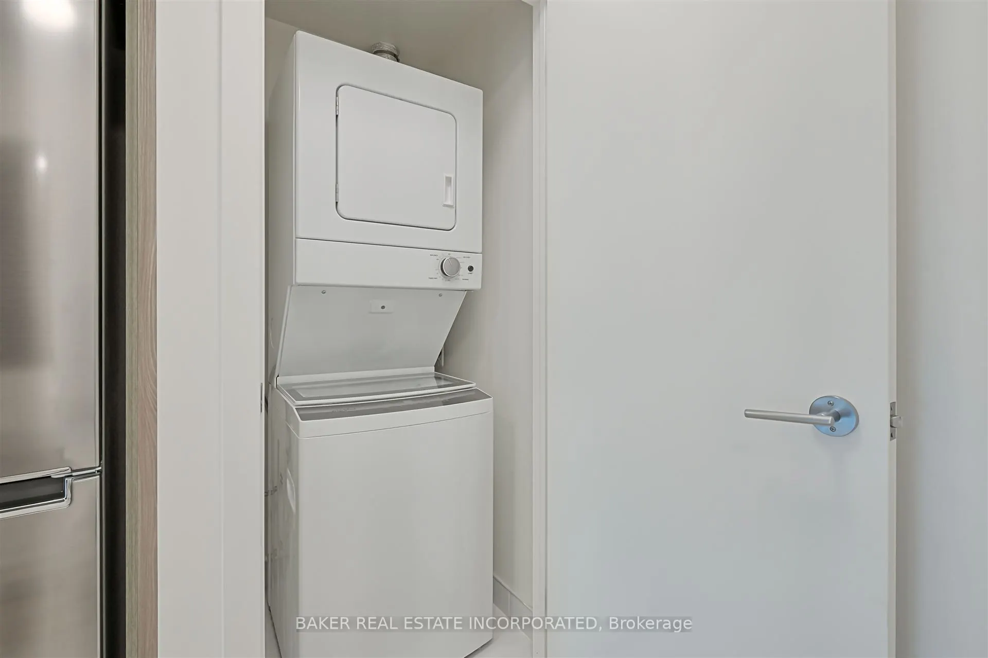 223 Redpath Avenue, #605