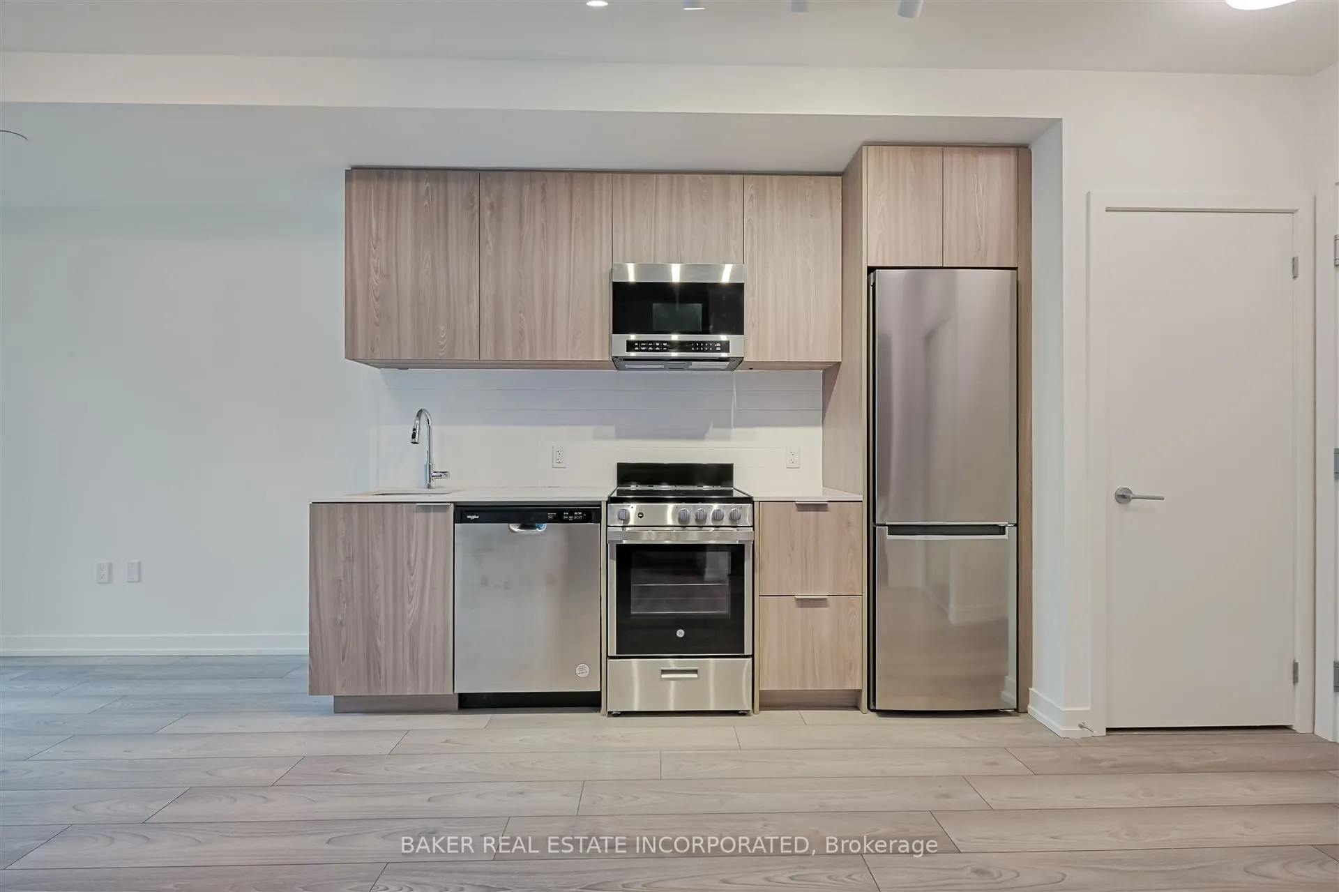 223 Redpath Avenue, #605