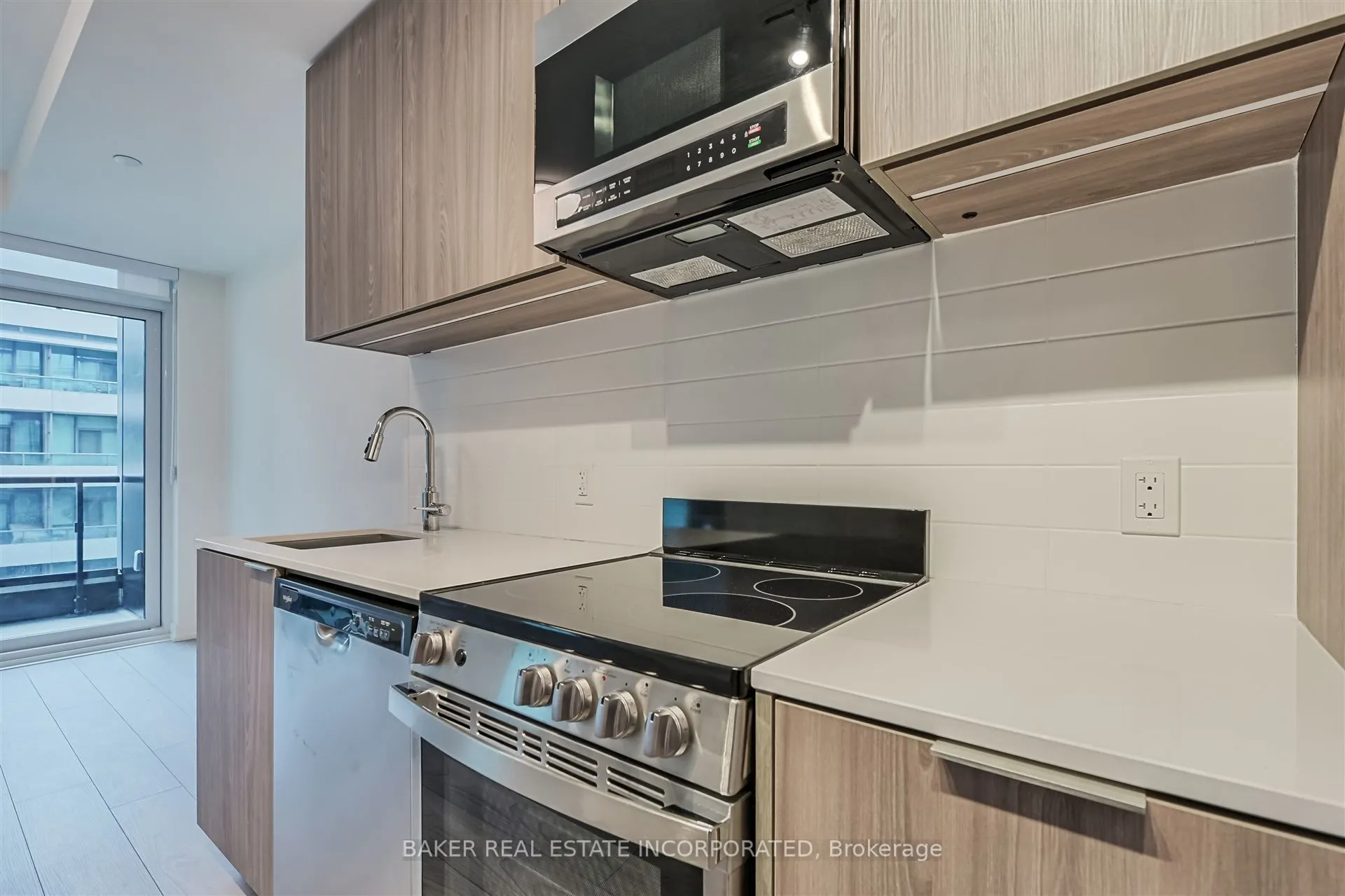 223 Redpath Avenue, #605