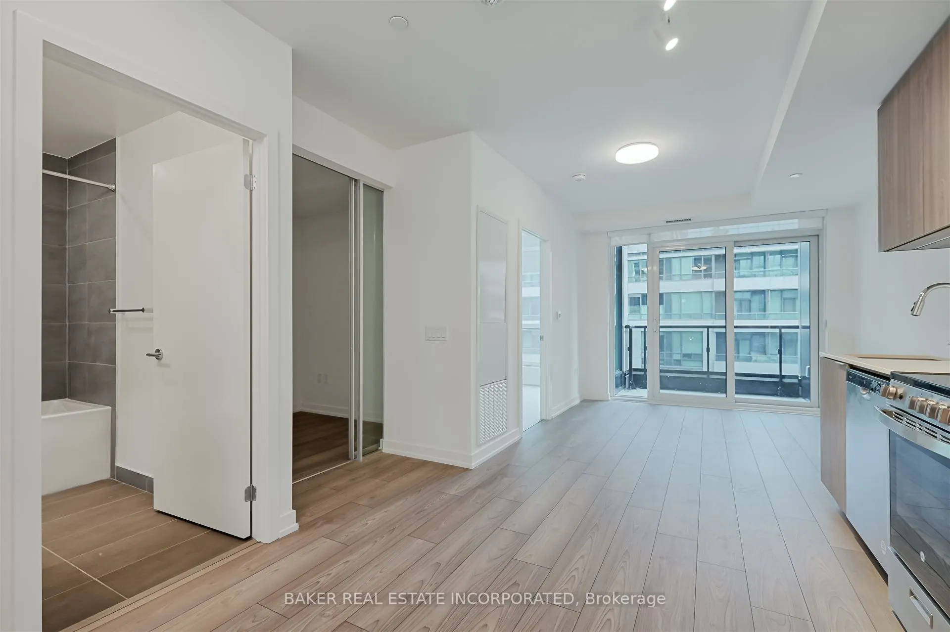 223 Redpath Avenue, #605
