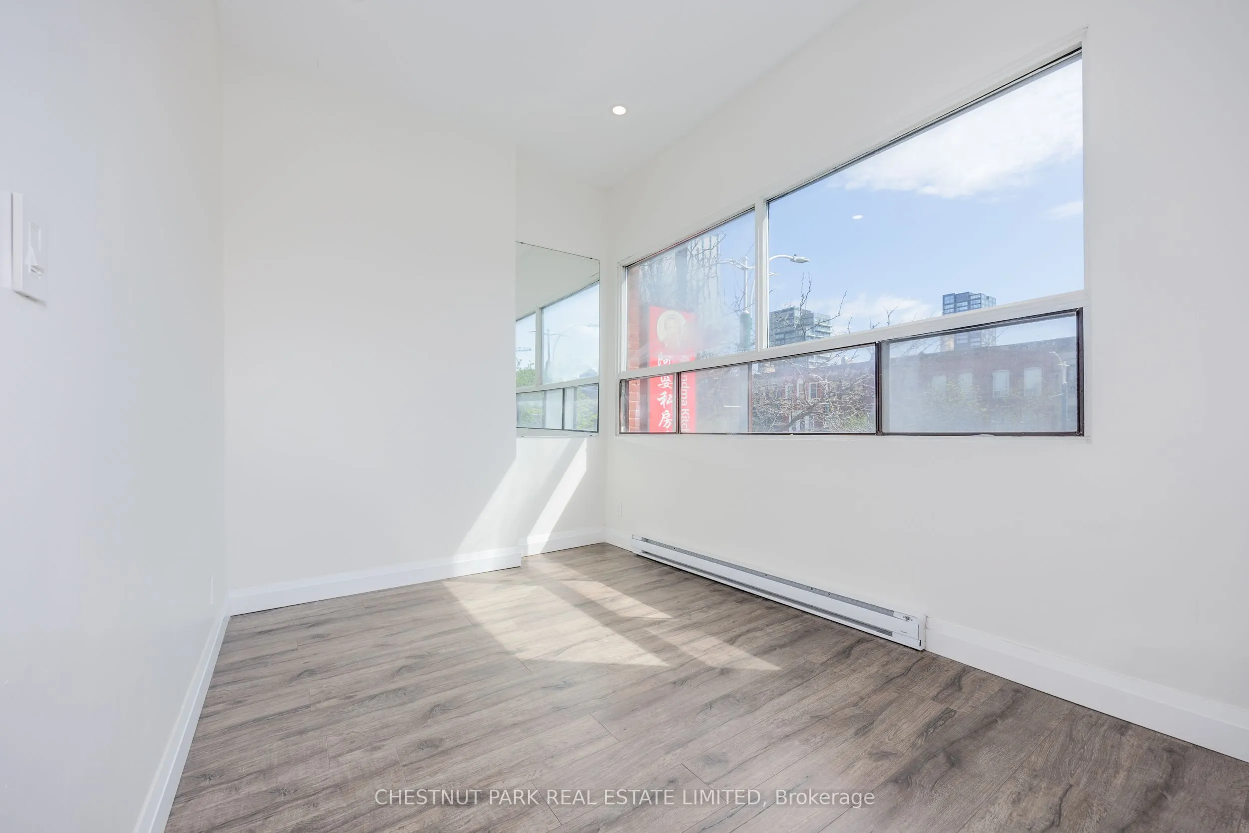 414 Spadina Avenue, #2