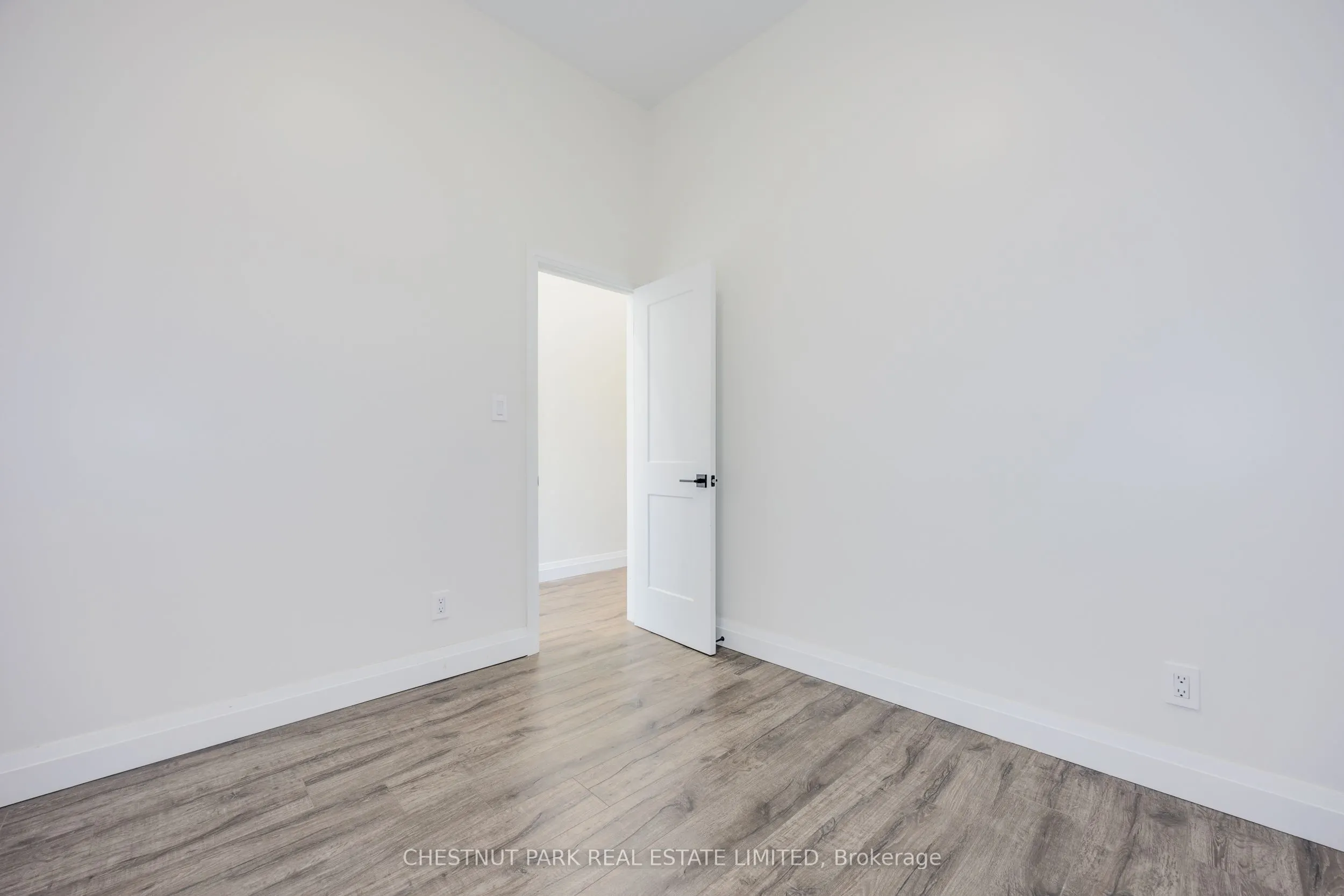 414 Spadina Avenue, #2