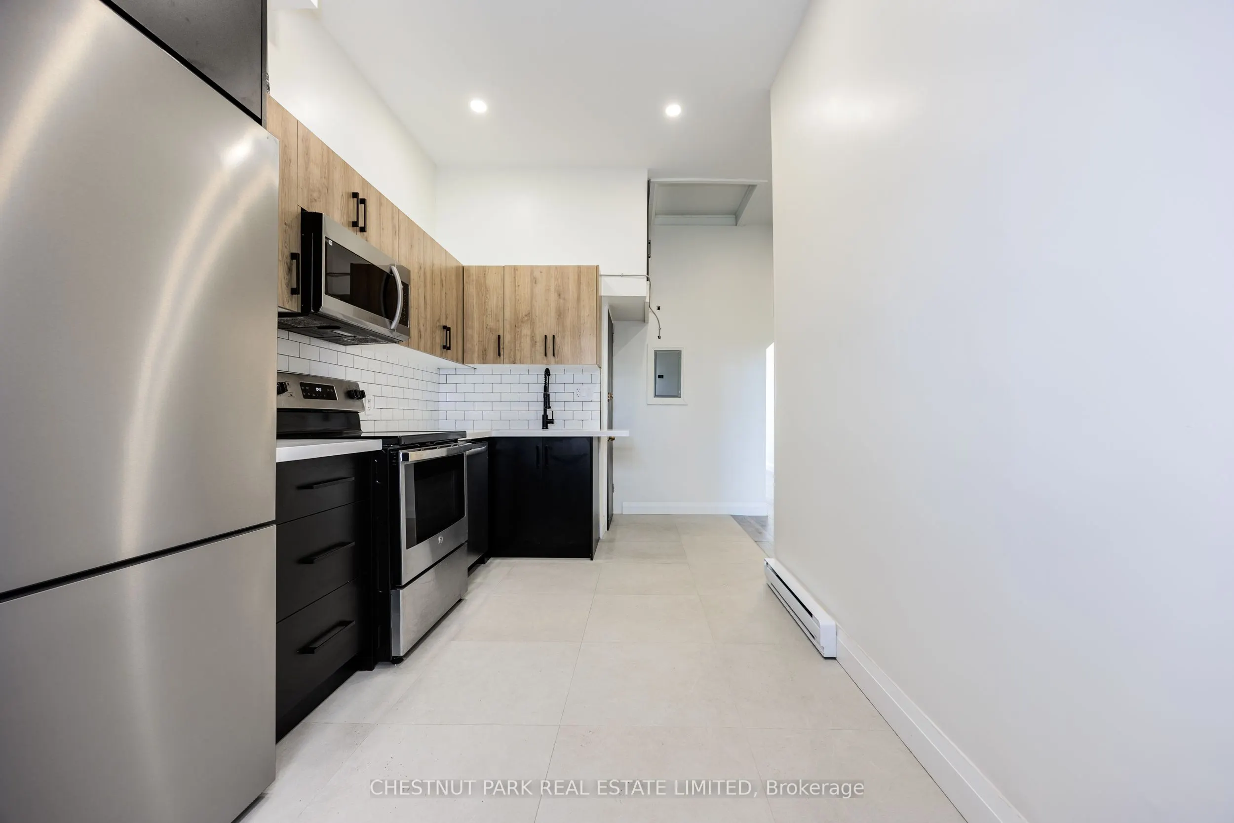 414 Spadina Avenue, #2
