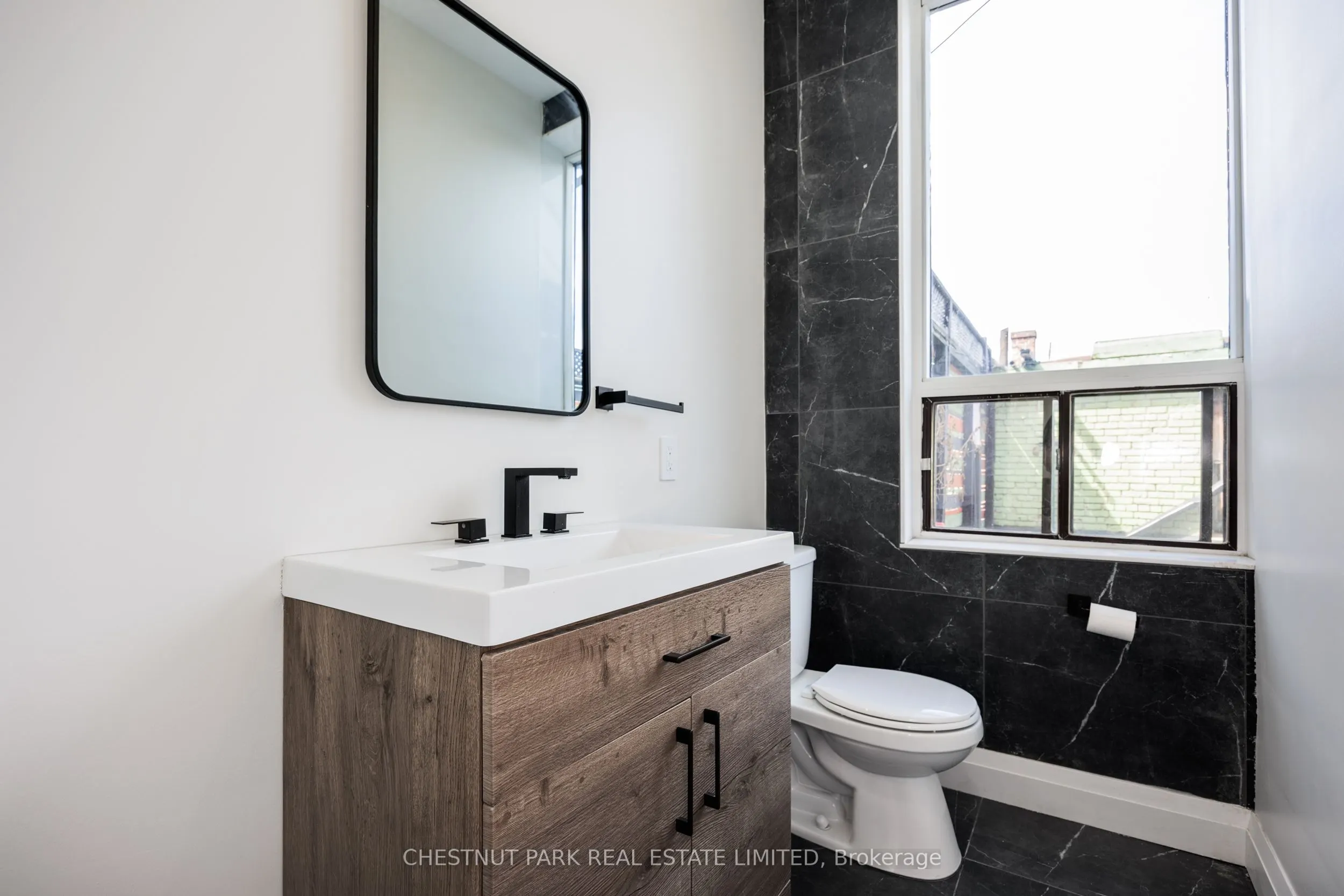 414 Spadina Avenue, #2