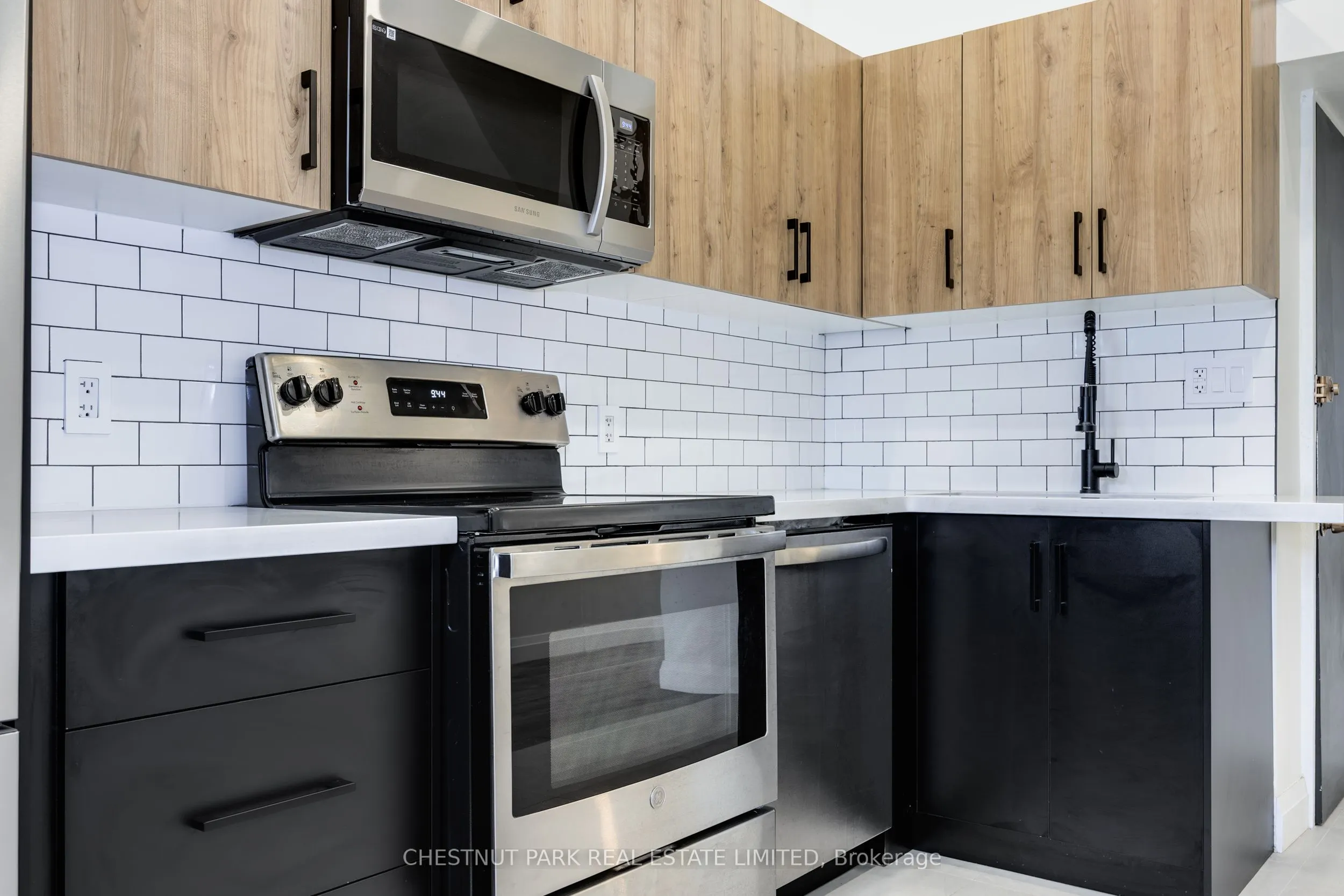 414 Spadina Avenue, #2