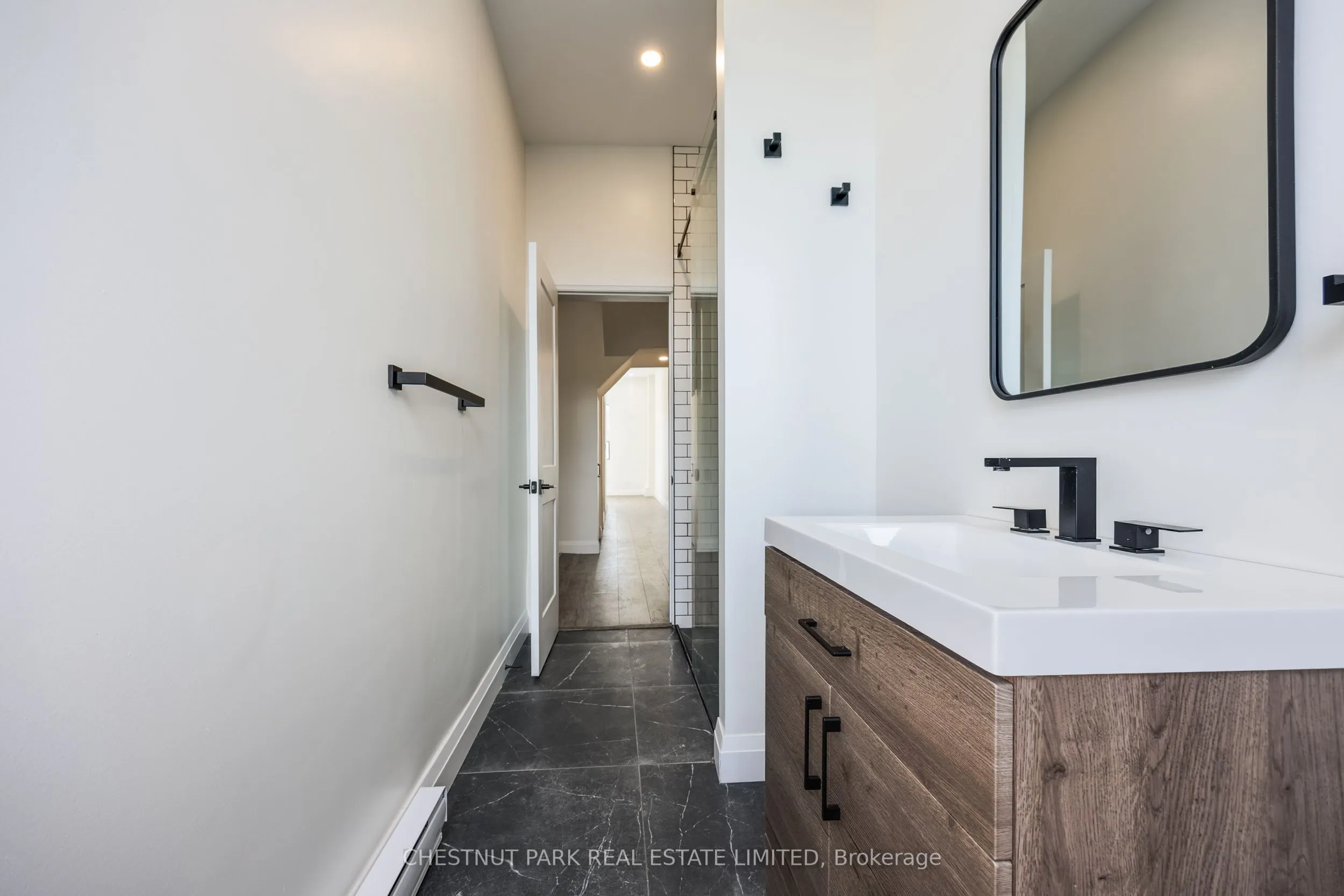 414 Spadina Avenue, #2