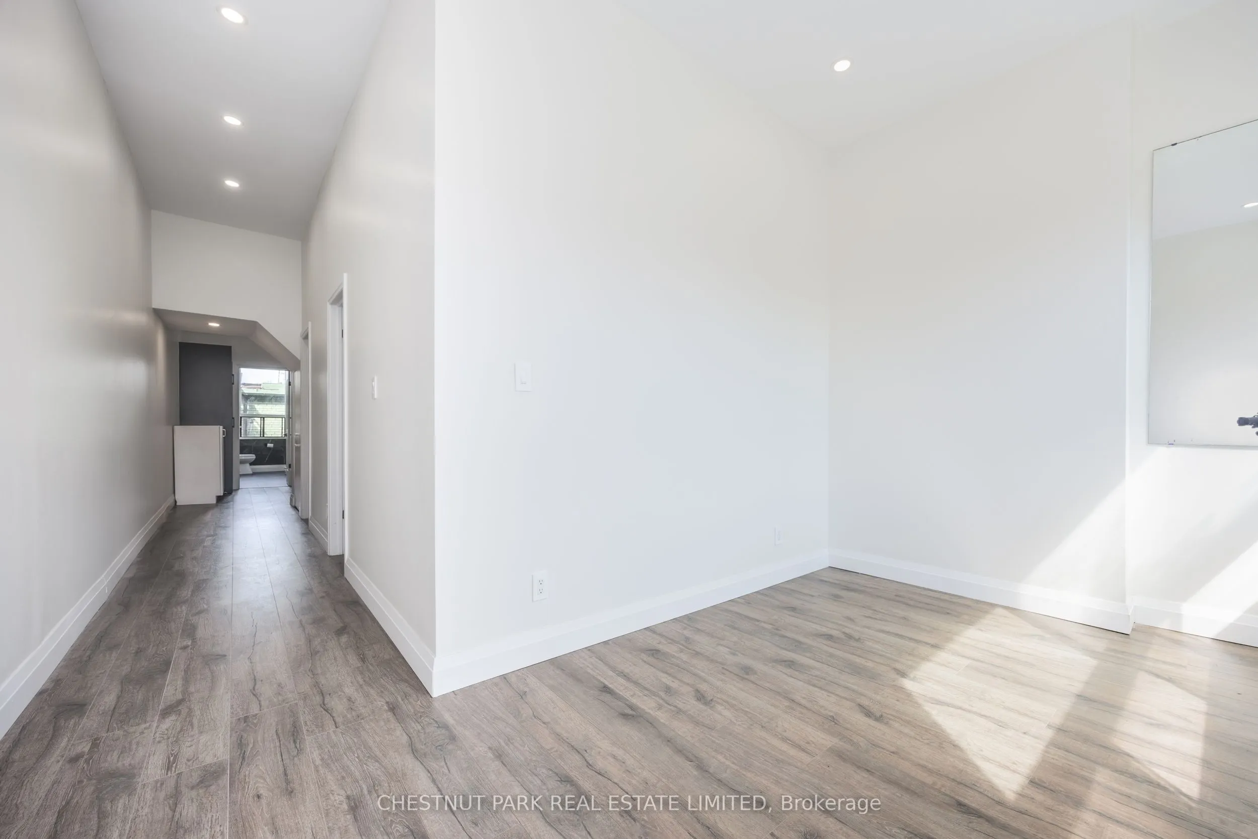 414 Spadina Avenue, #2