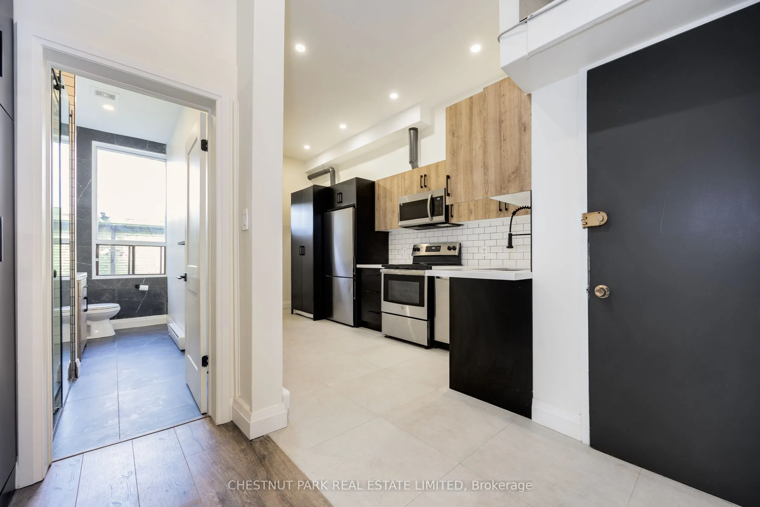 414 Spadina Avenue, #2