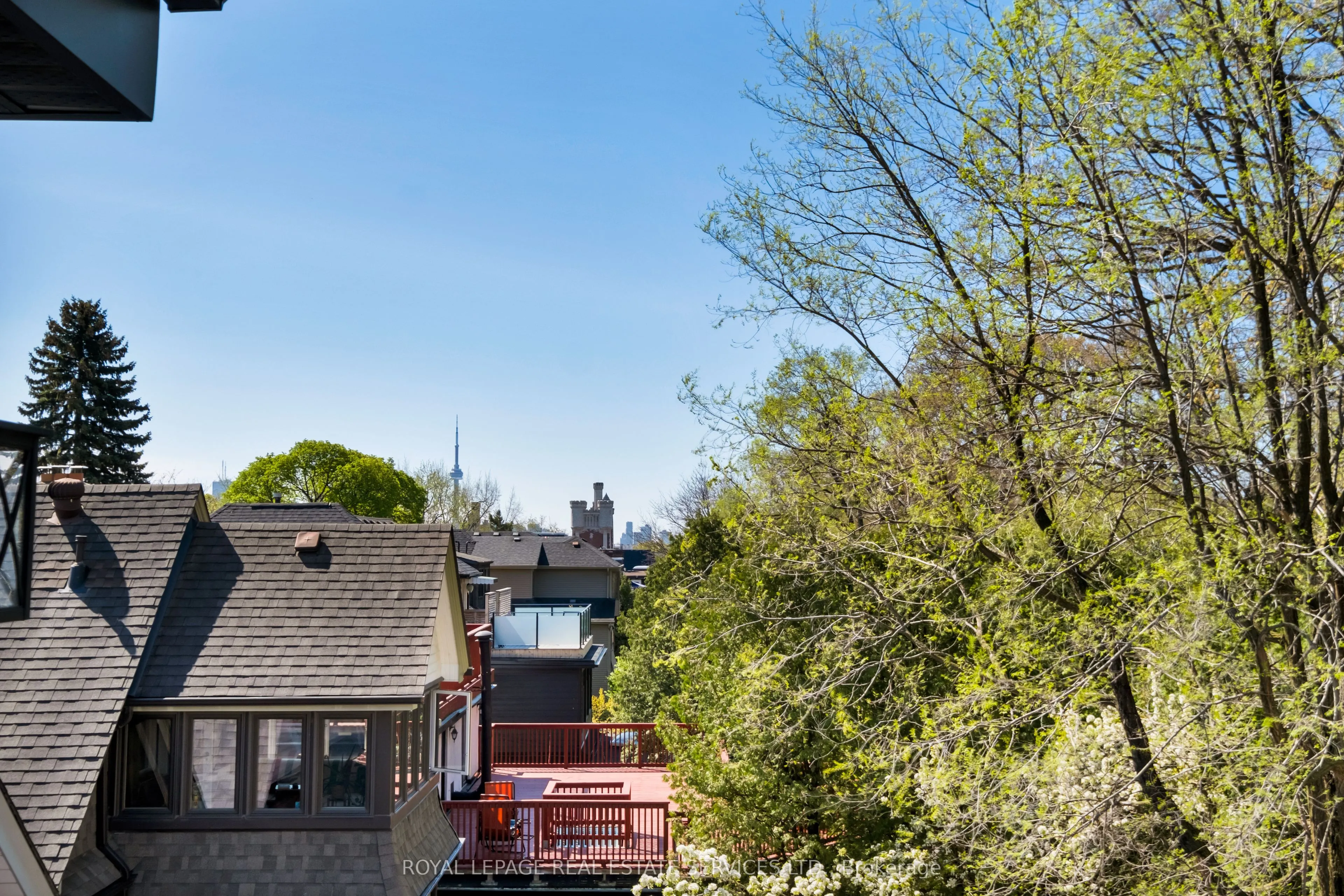390 Walmer Road W