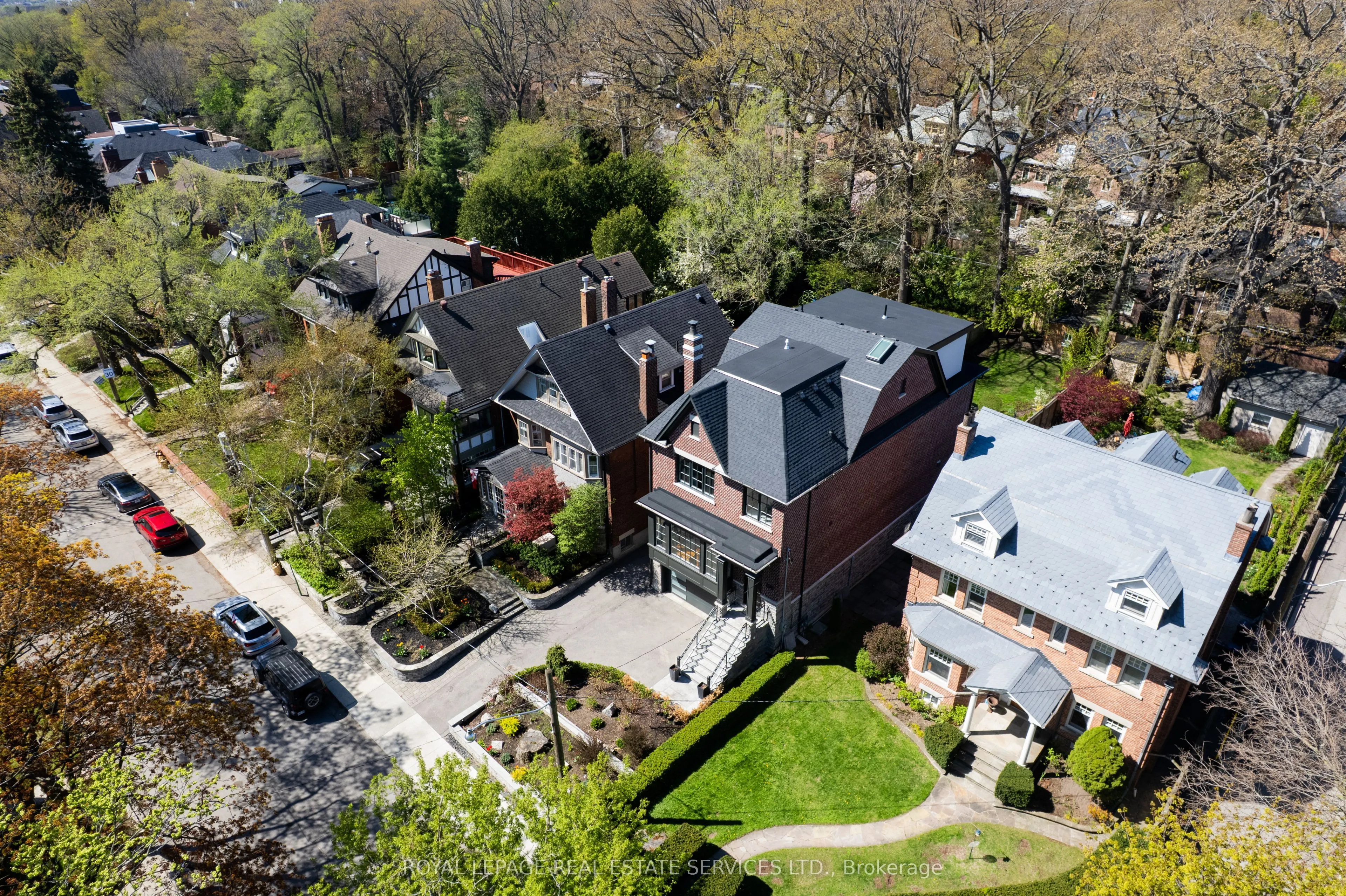390 Walmer Road W
