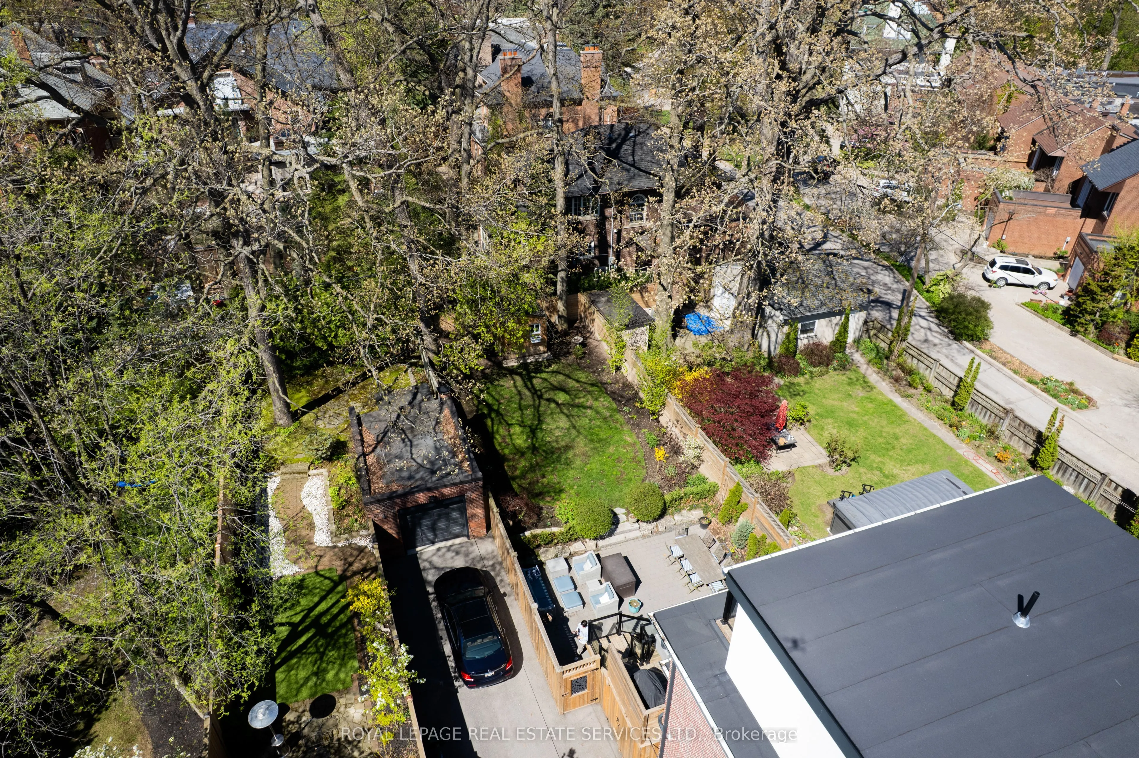 390 Walmer Road W