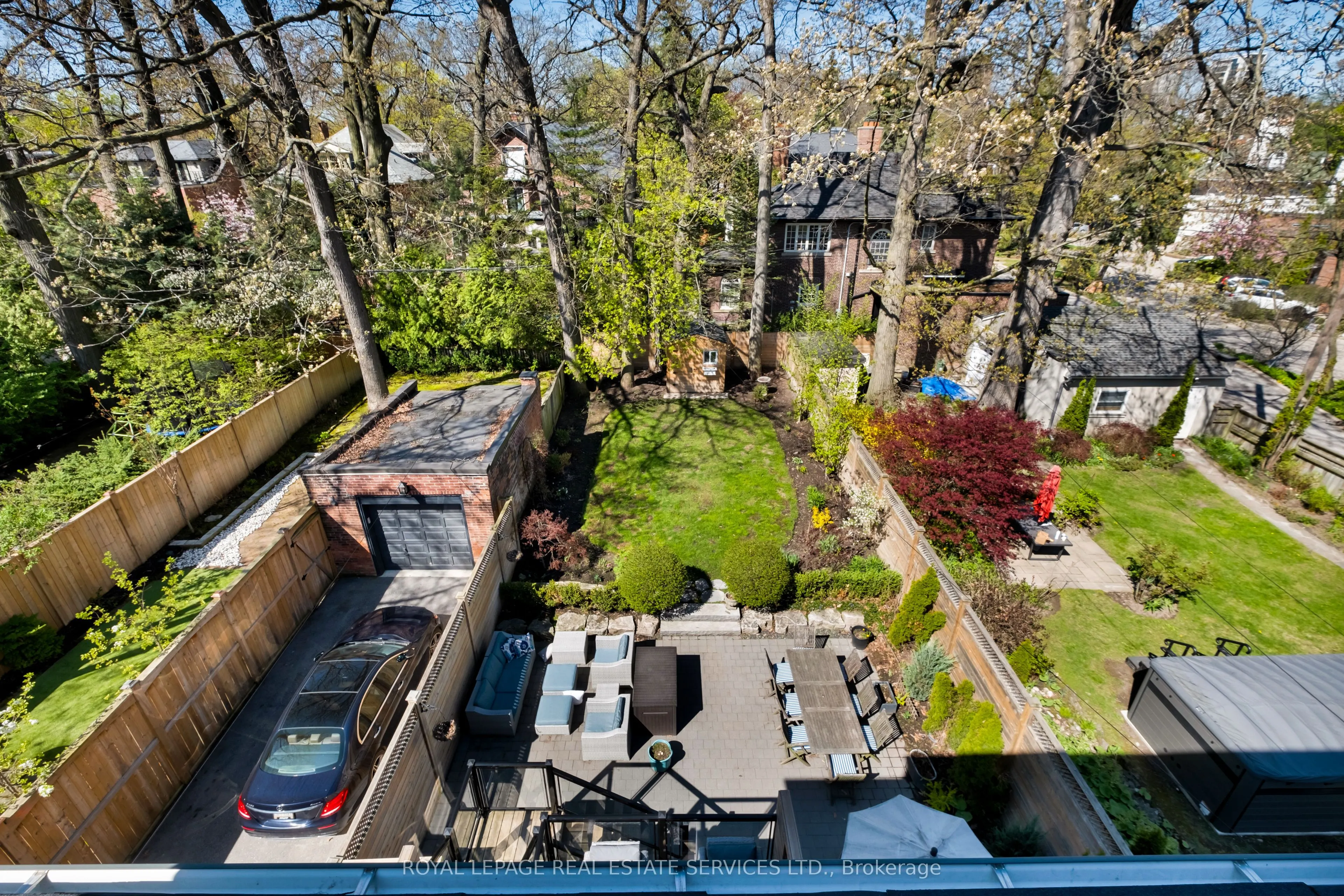 390 Walmer Road W