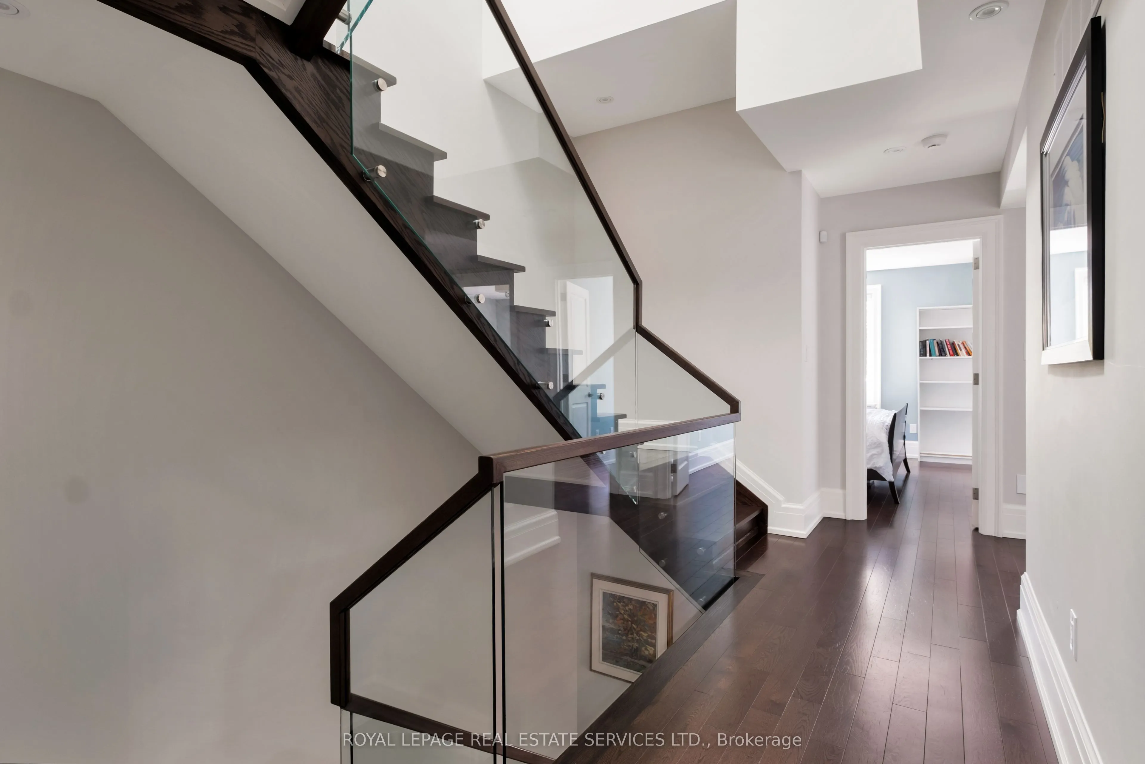 390 Walmer Road W