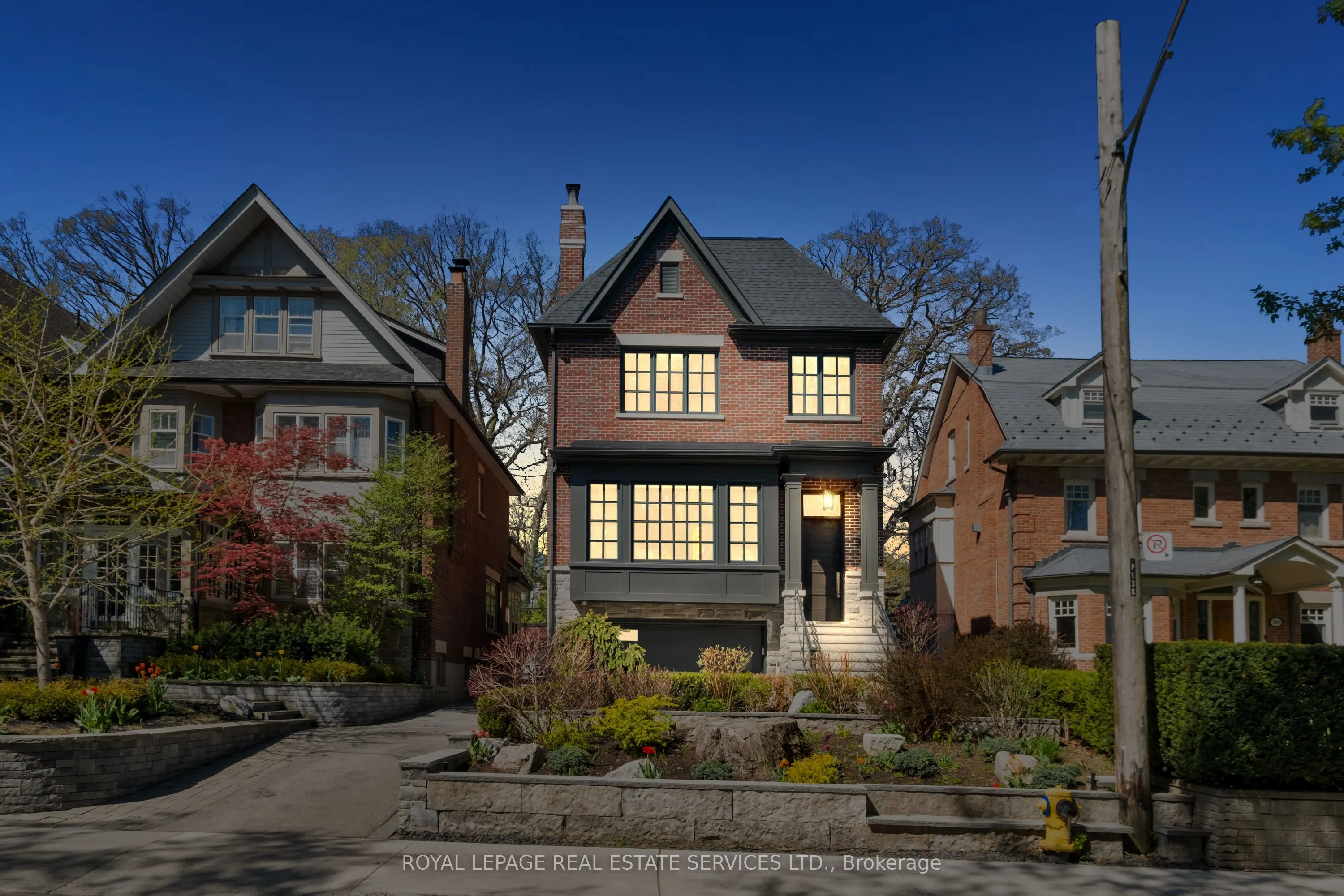 390 Walmer Road W