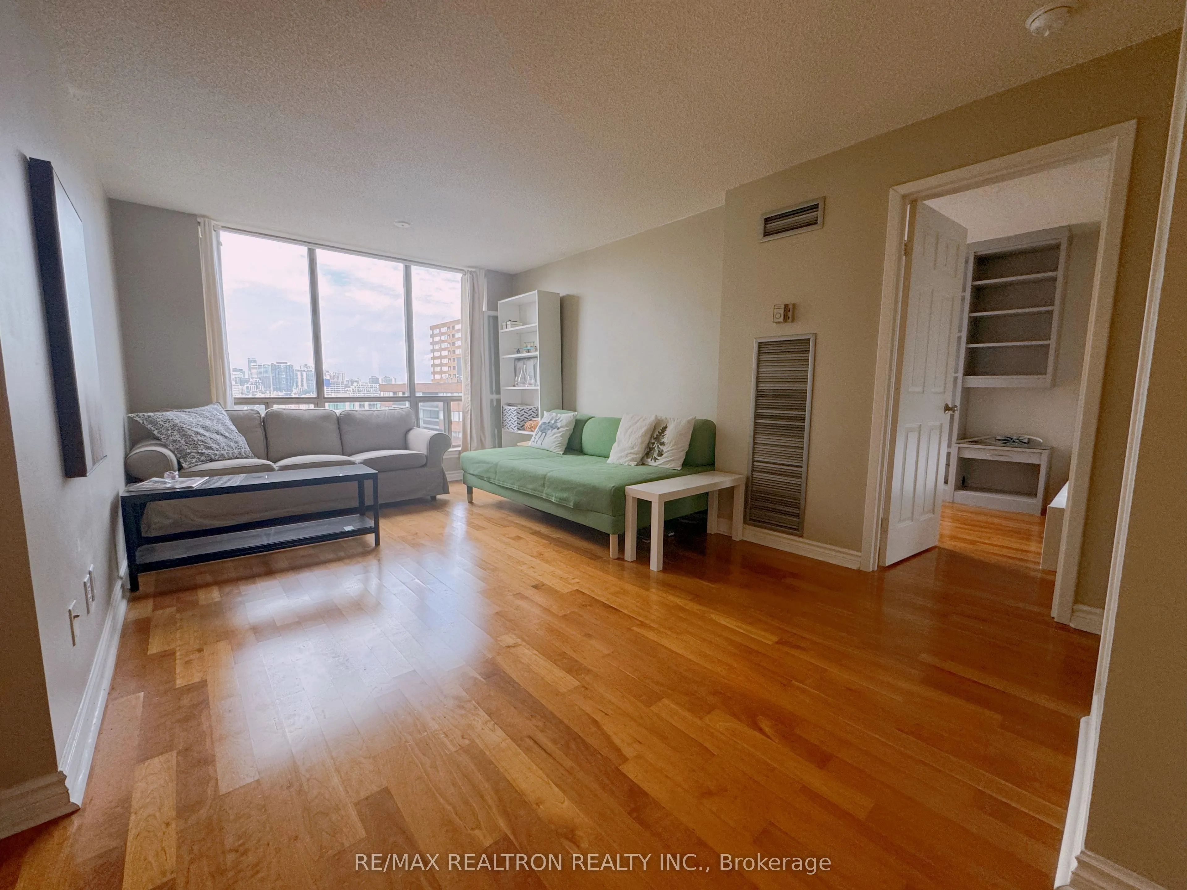 40 Scollard Street, #1606