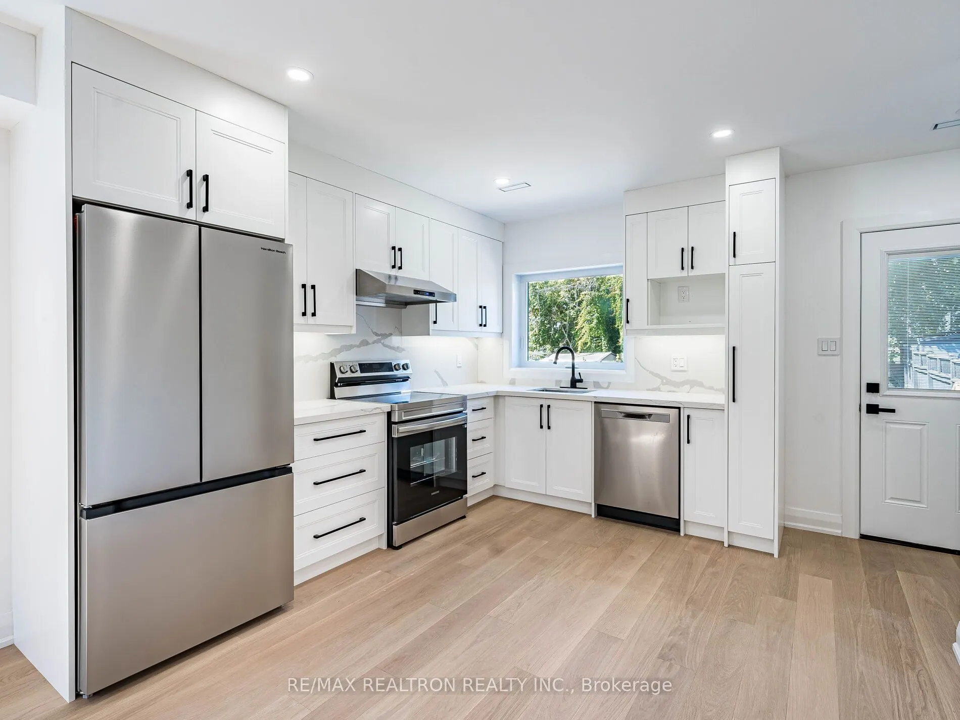 6 Greyton Crescent