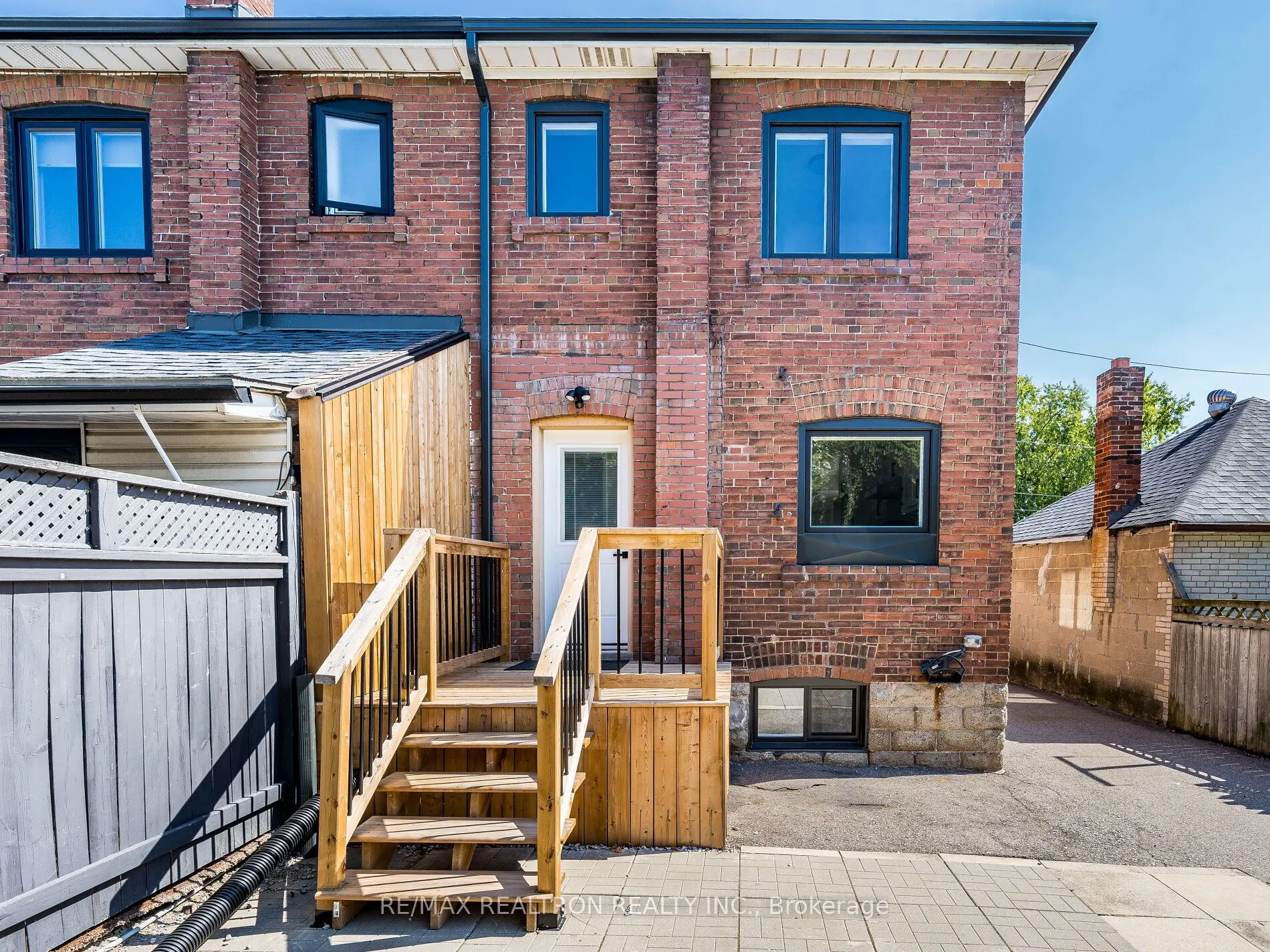 6 Greyton Crescent