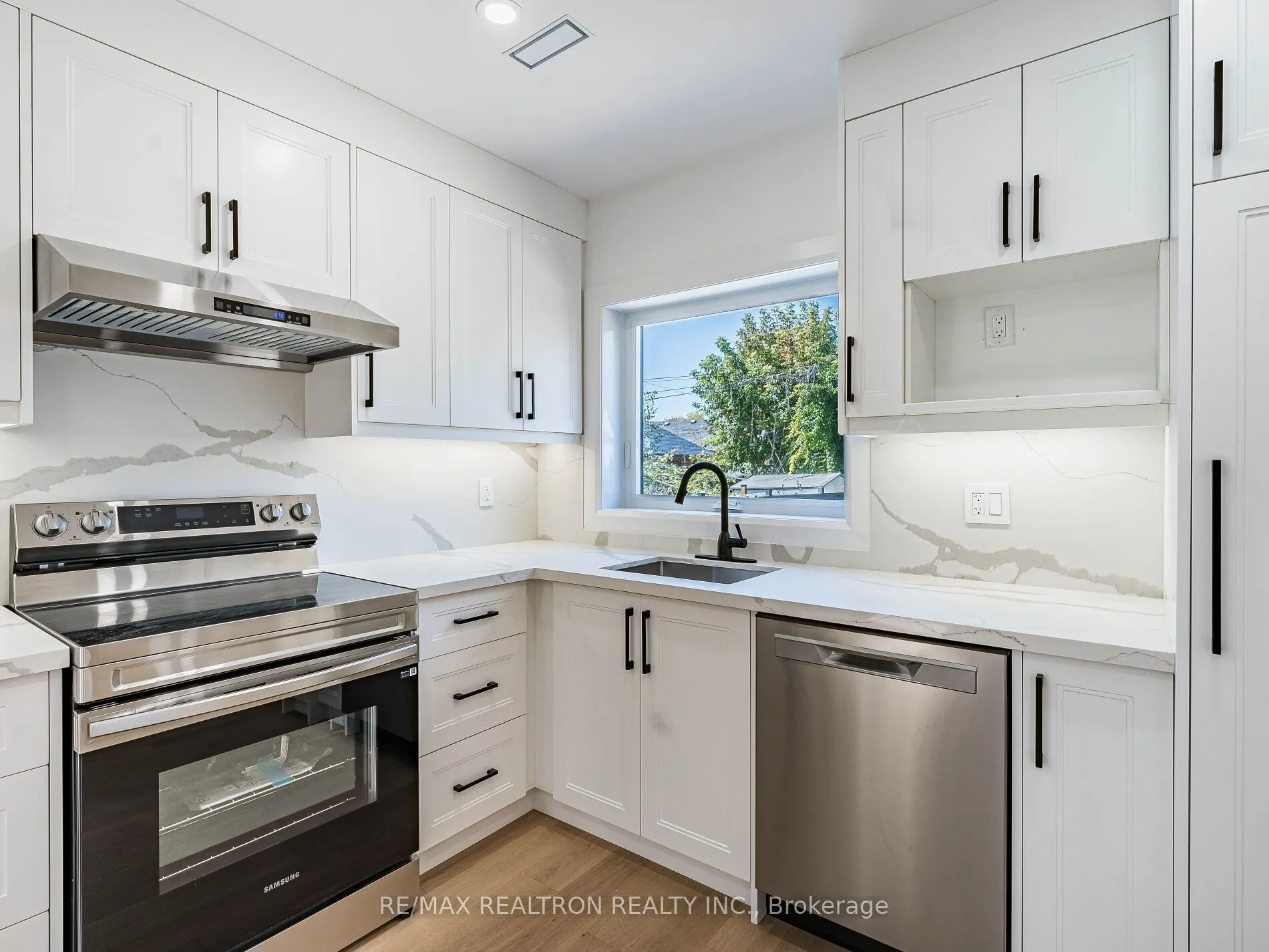 6 Greyton Crescent
