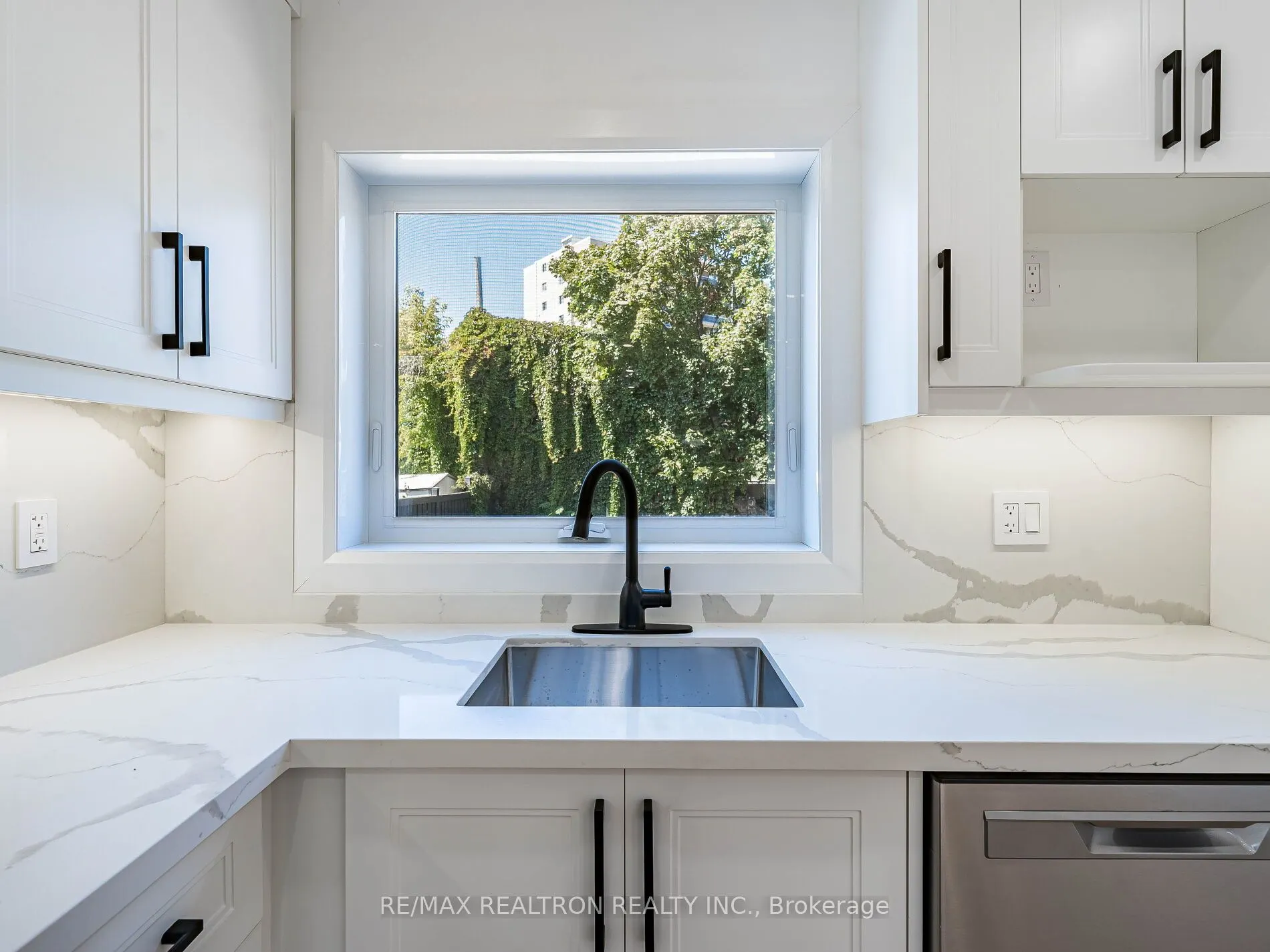 6 Greyton Crescent
