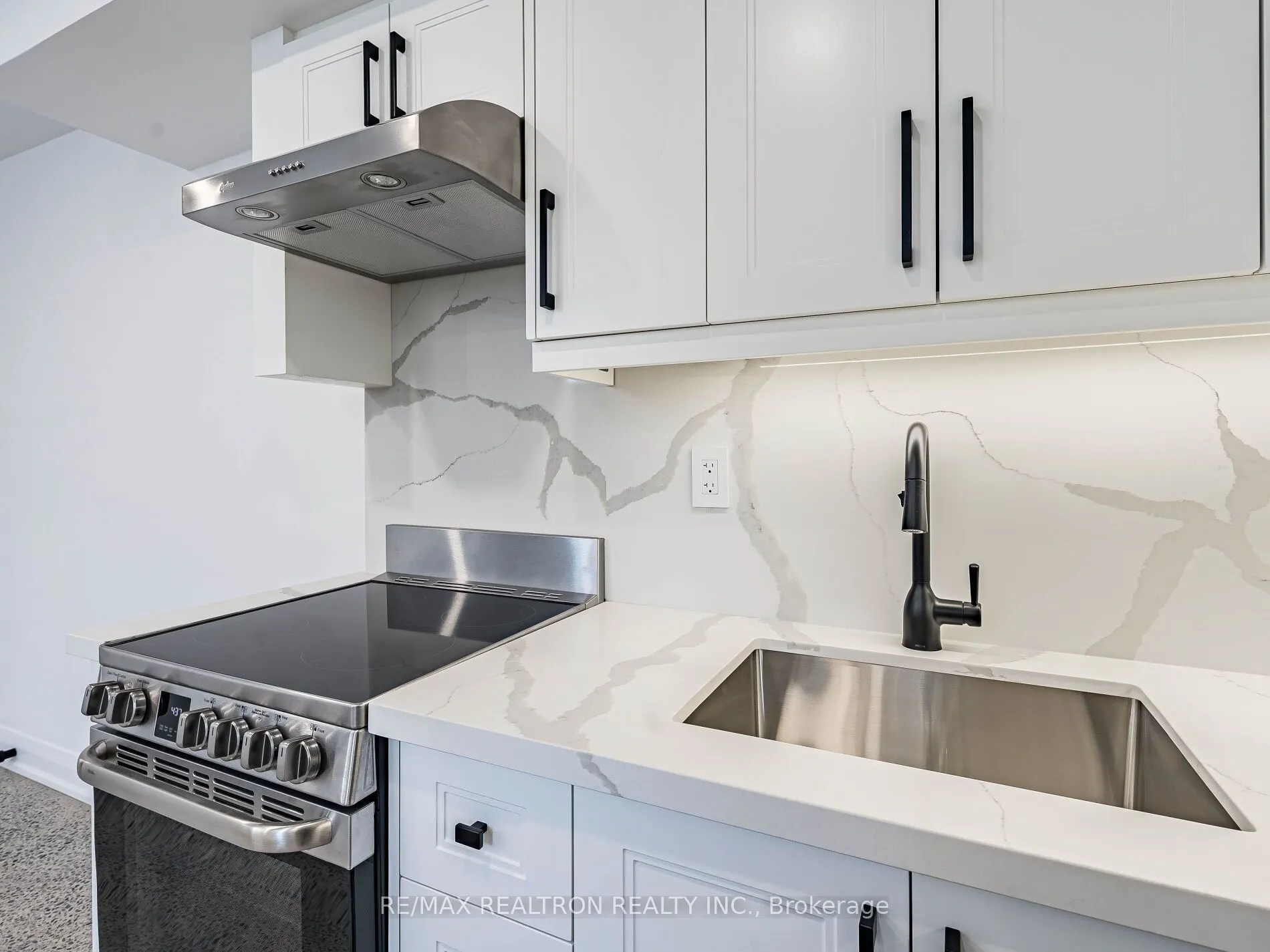 6 Greyton Crescent, #Lower