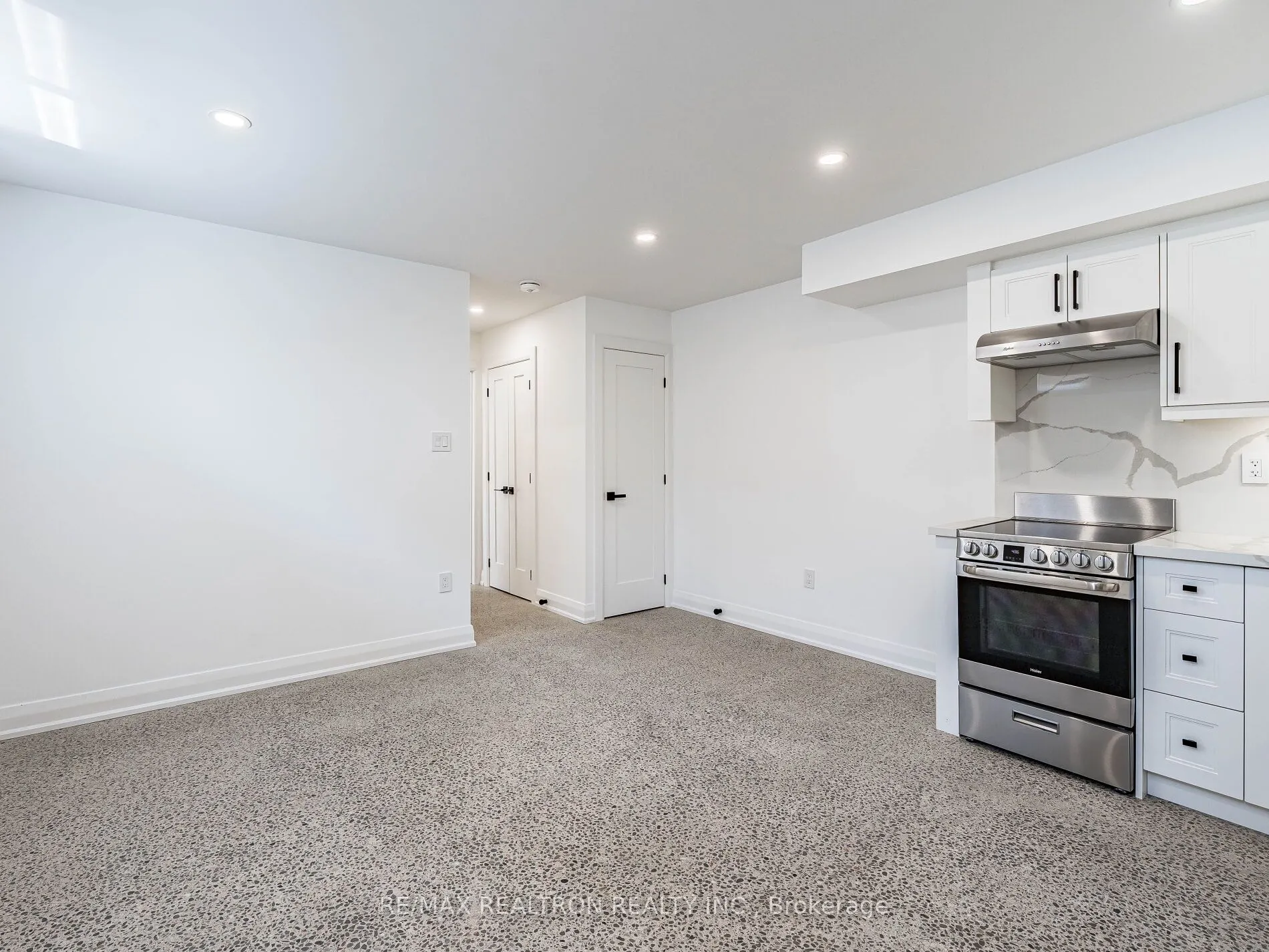 6 Greyton Crescent, #Lower