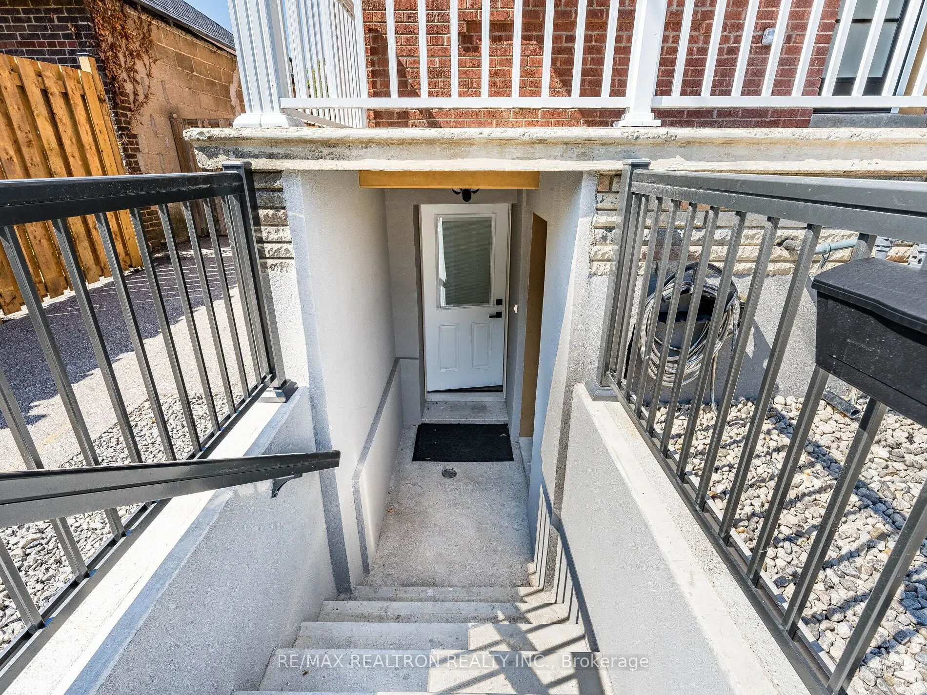 6 Greyton Crescent, #Lower
