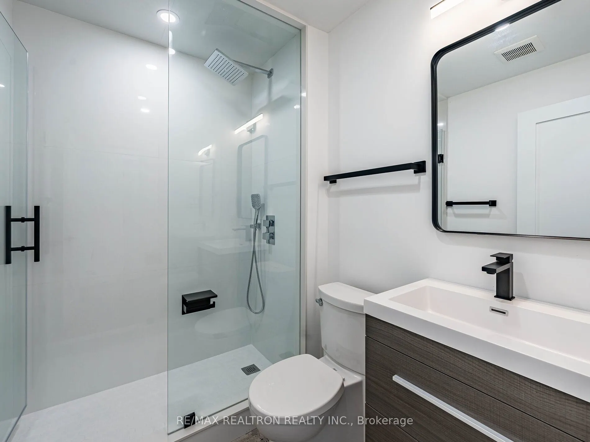 6 Greyton Crescent, #Lower