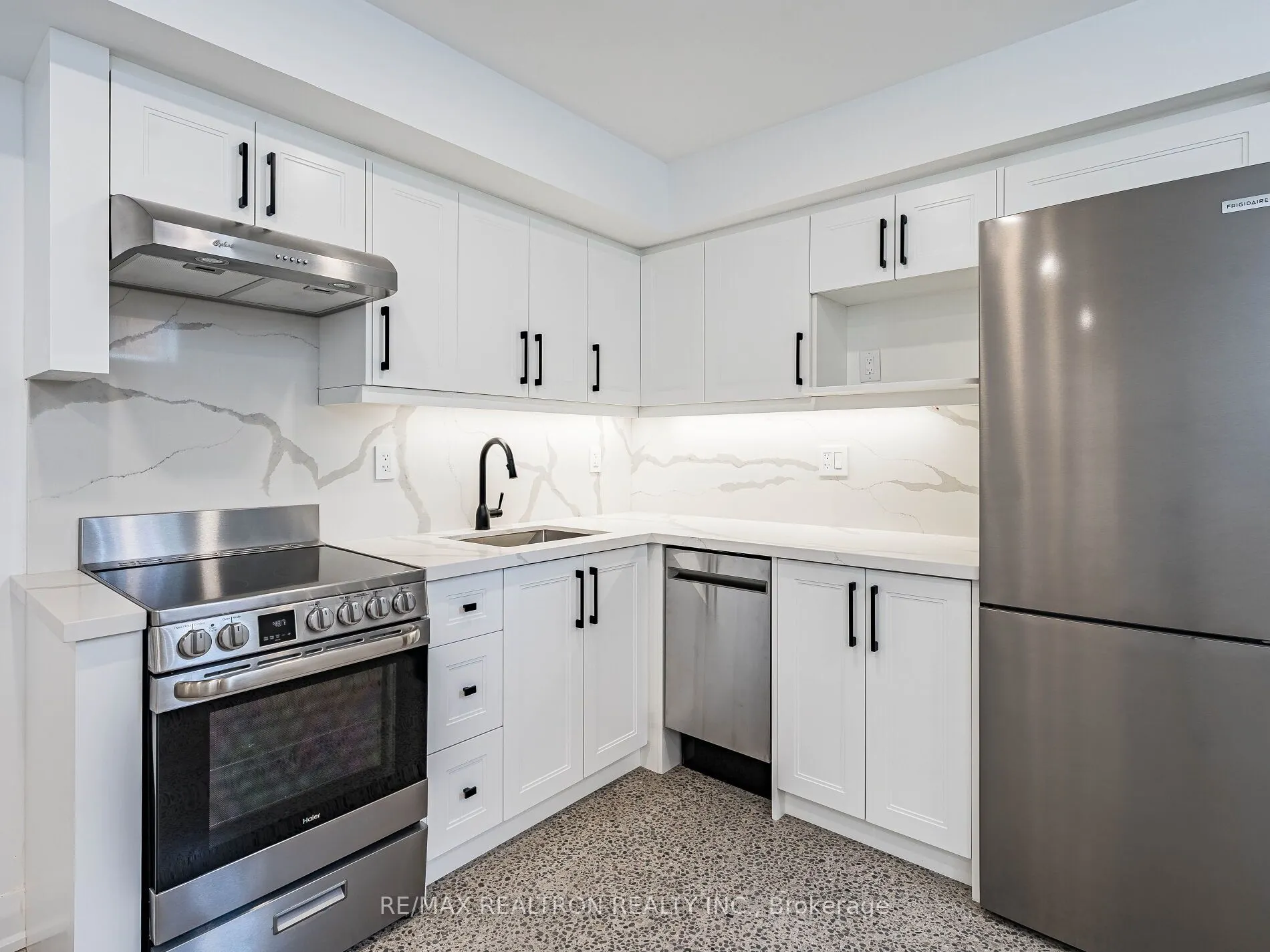 6 Greyton Crescent, #Lower