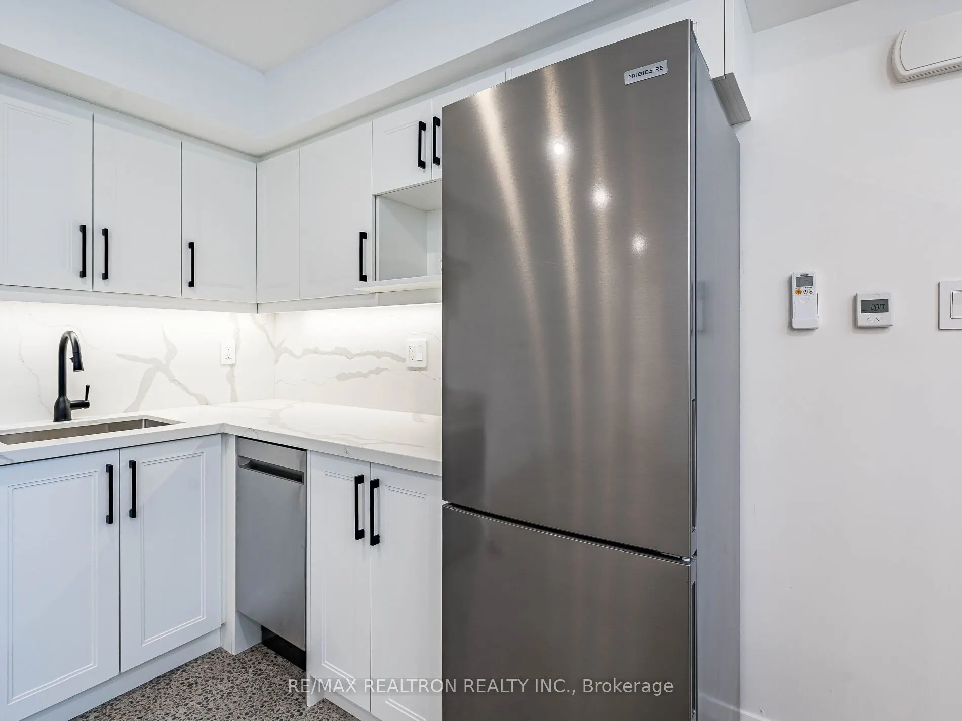 6 Greyton Crescent, #Lower