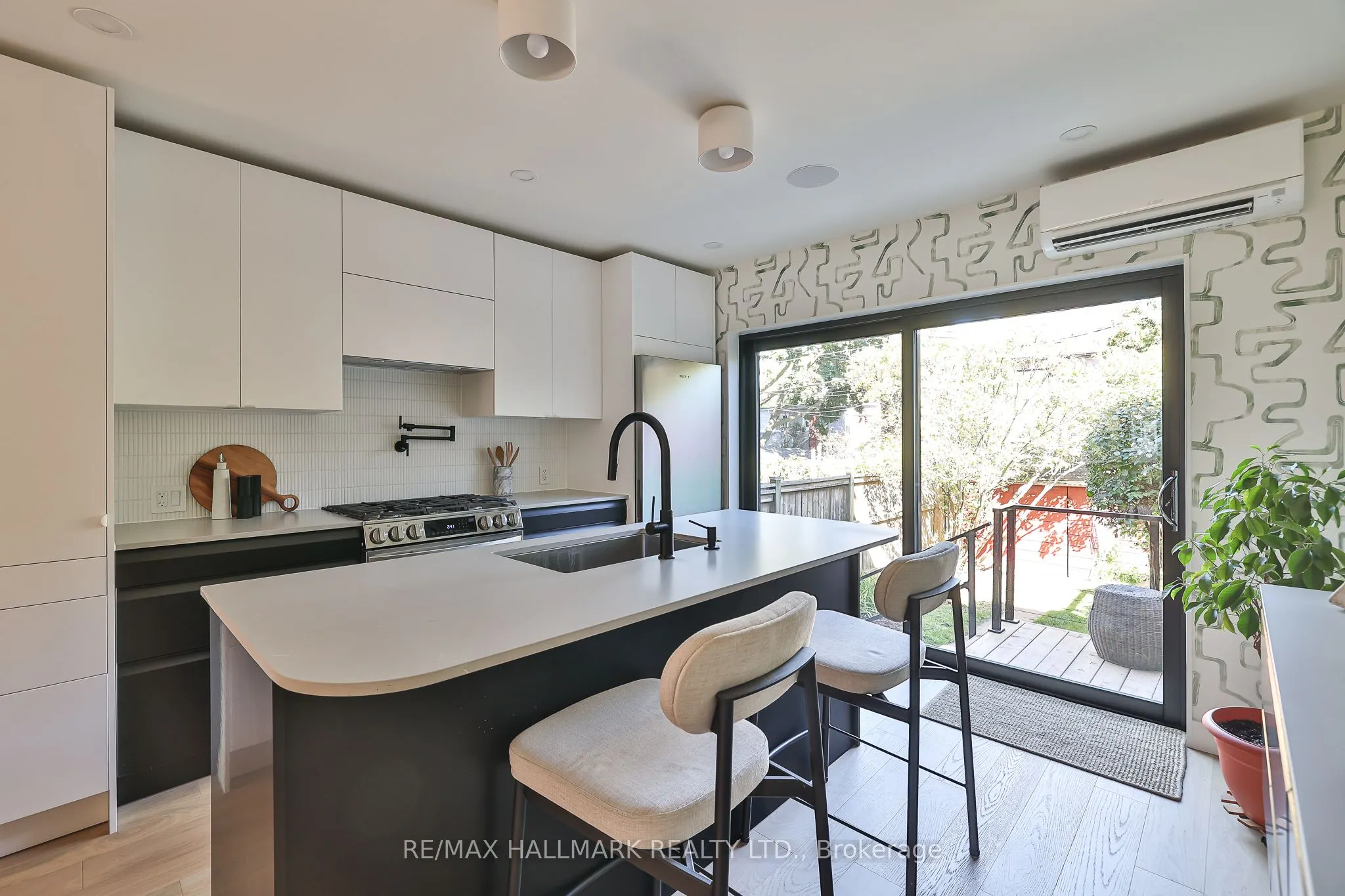 281 Atlas Avenue