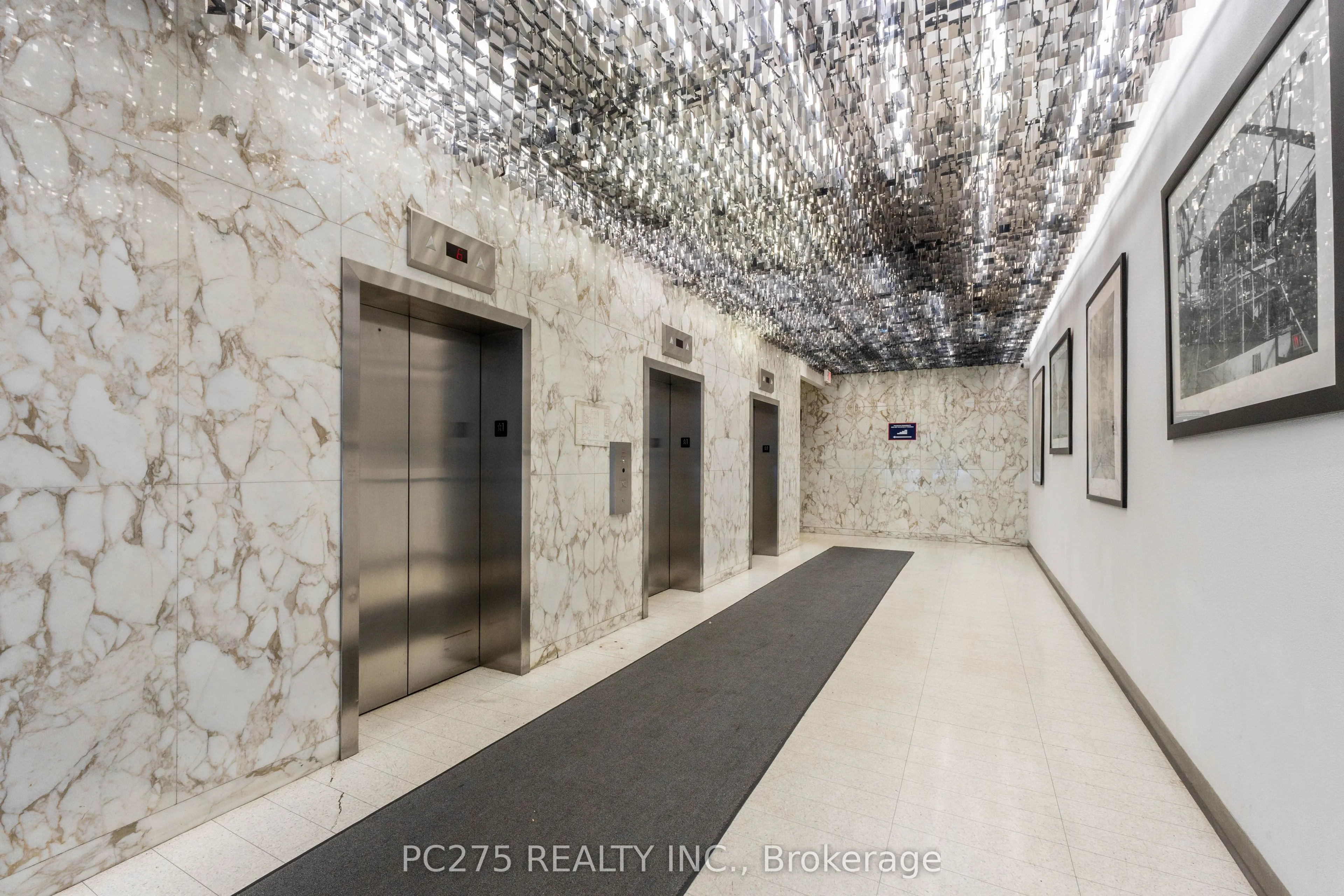 120 Eglinton Avenue E, #708