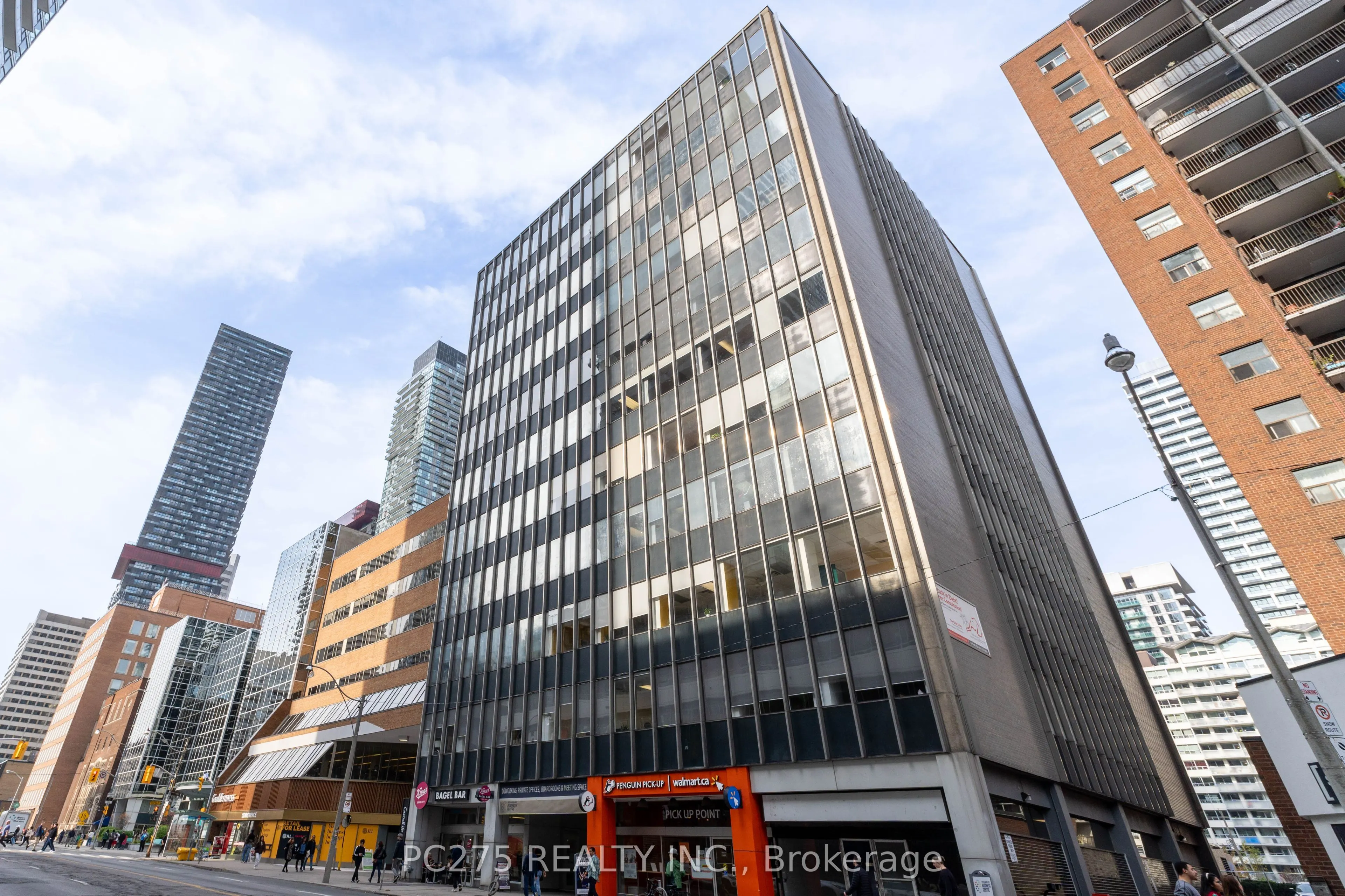 120 Eglinton Avenue E, #708