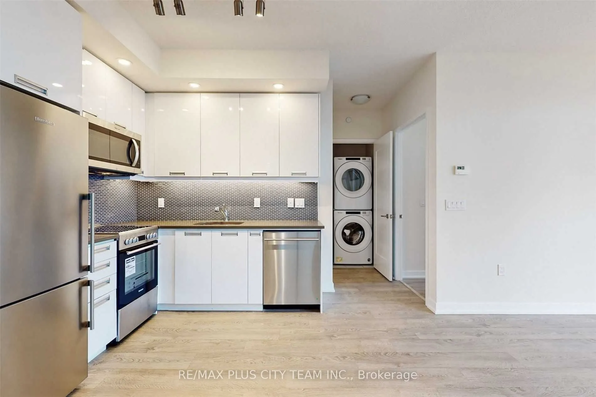 99 John Street, #3908
